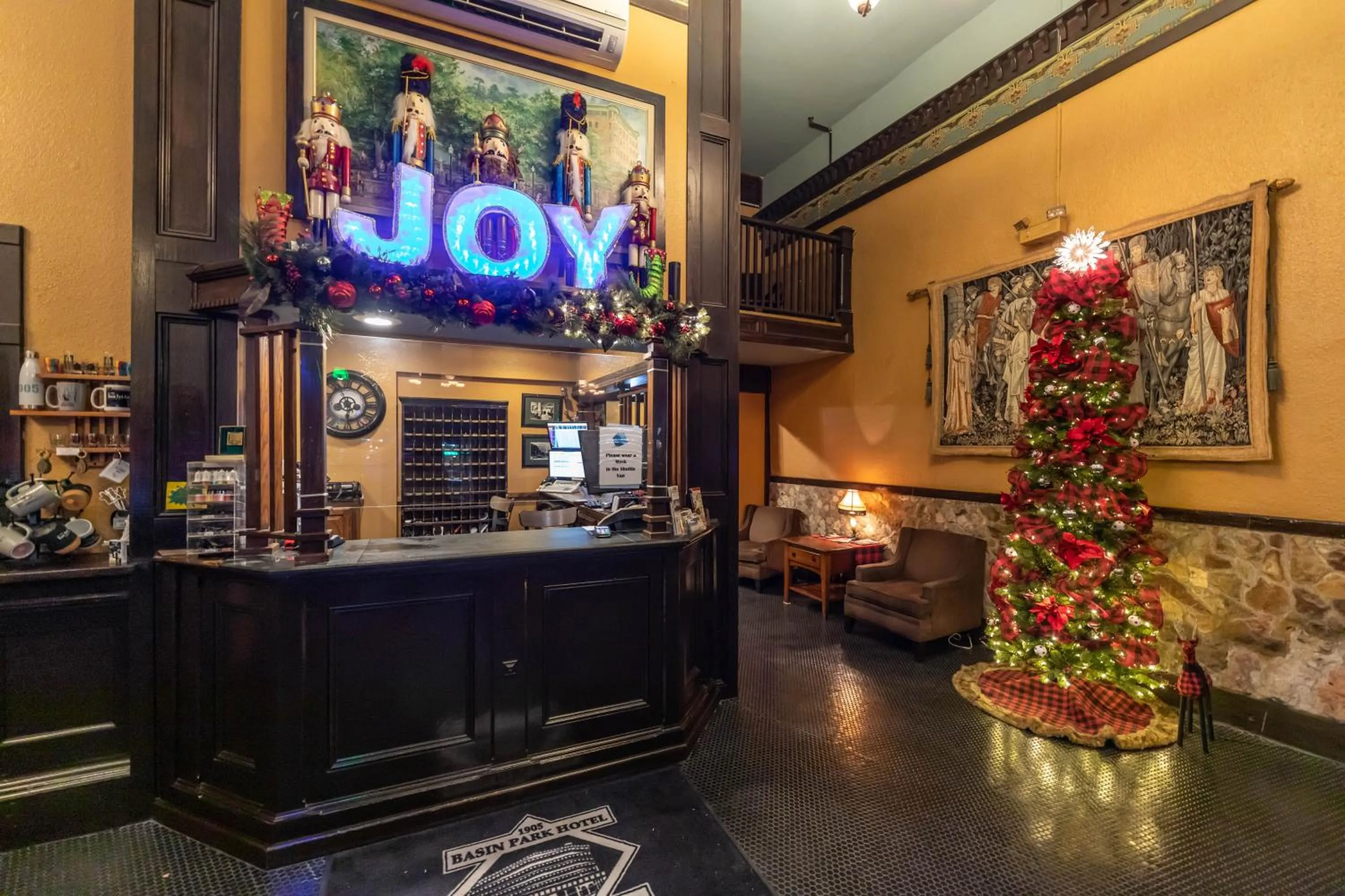 1905 Basin Park Hotel