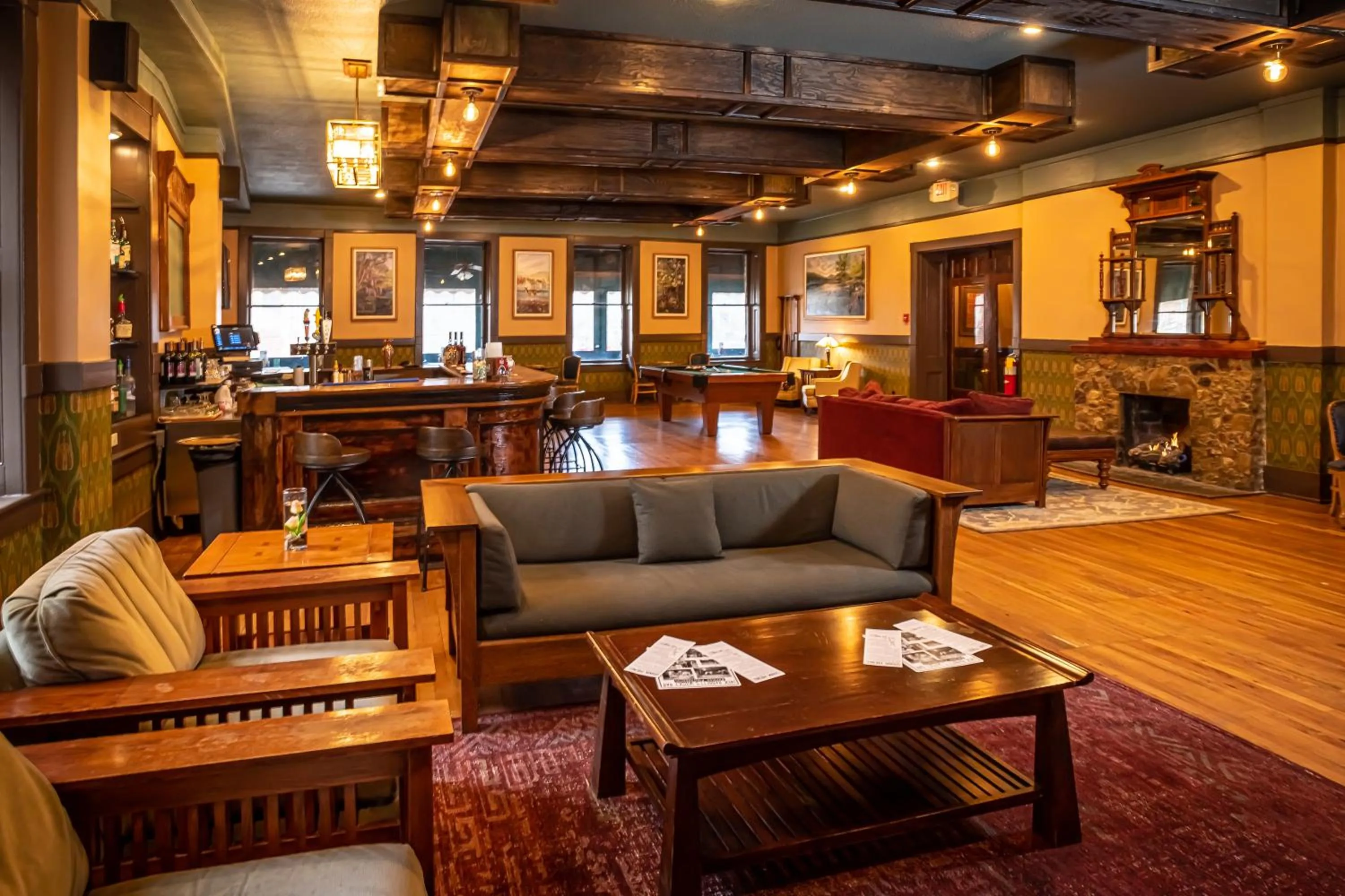 Restaurant/places to eat in 1905 Basin Park Hotel