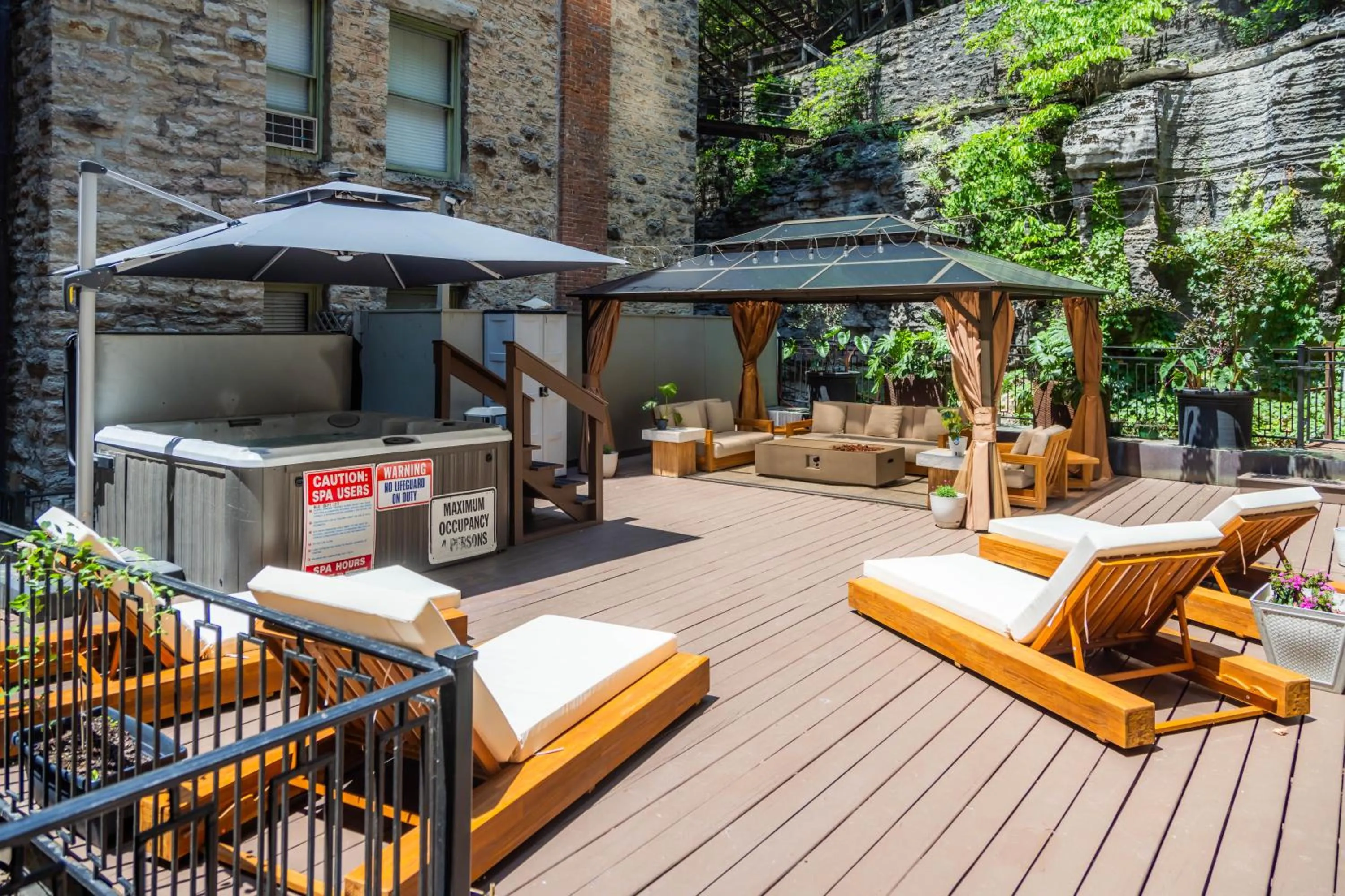 1905 Basin Park Hotel