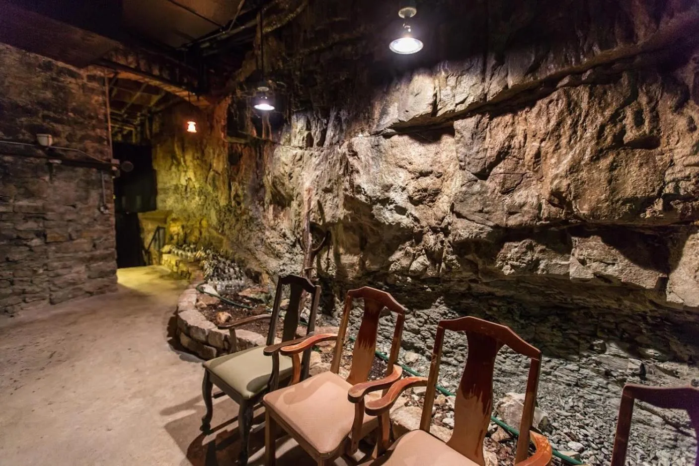 Evening entertainment in 1905 Basin Park Hotel