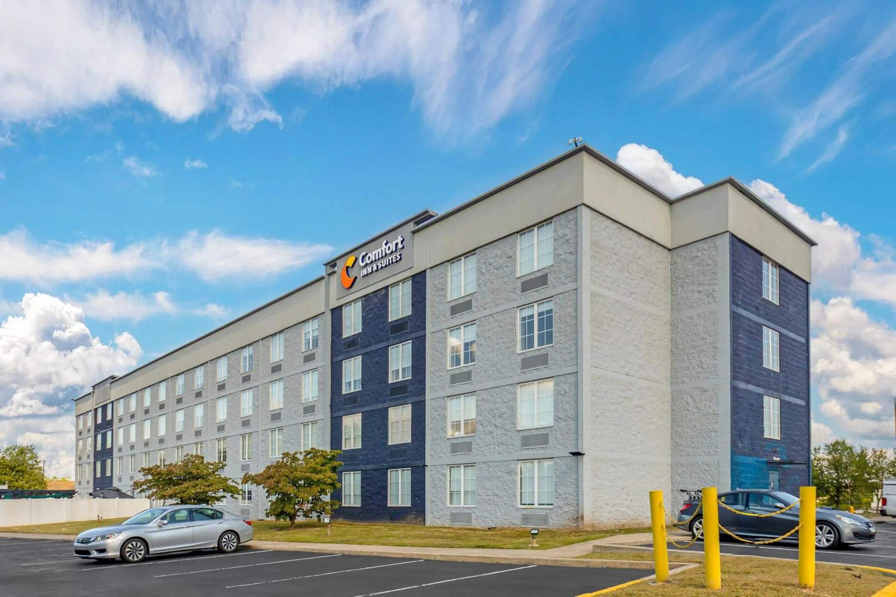 Property building in Comfort Inn & Suites Pottstown Eastern Gateway