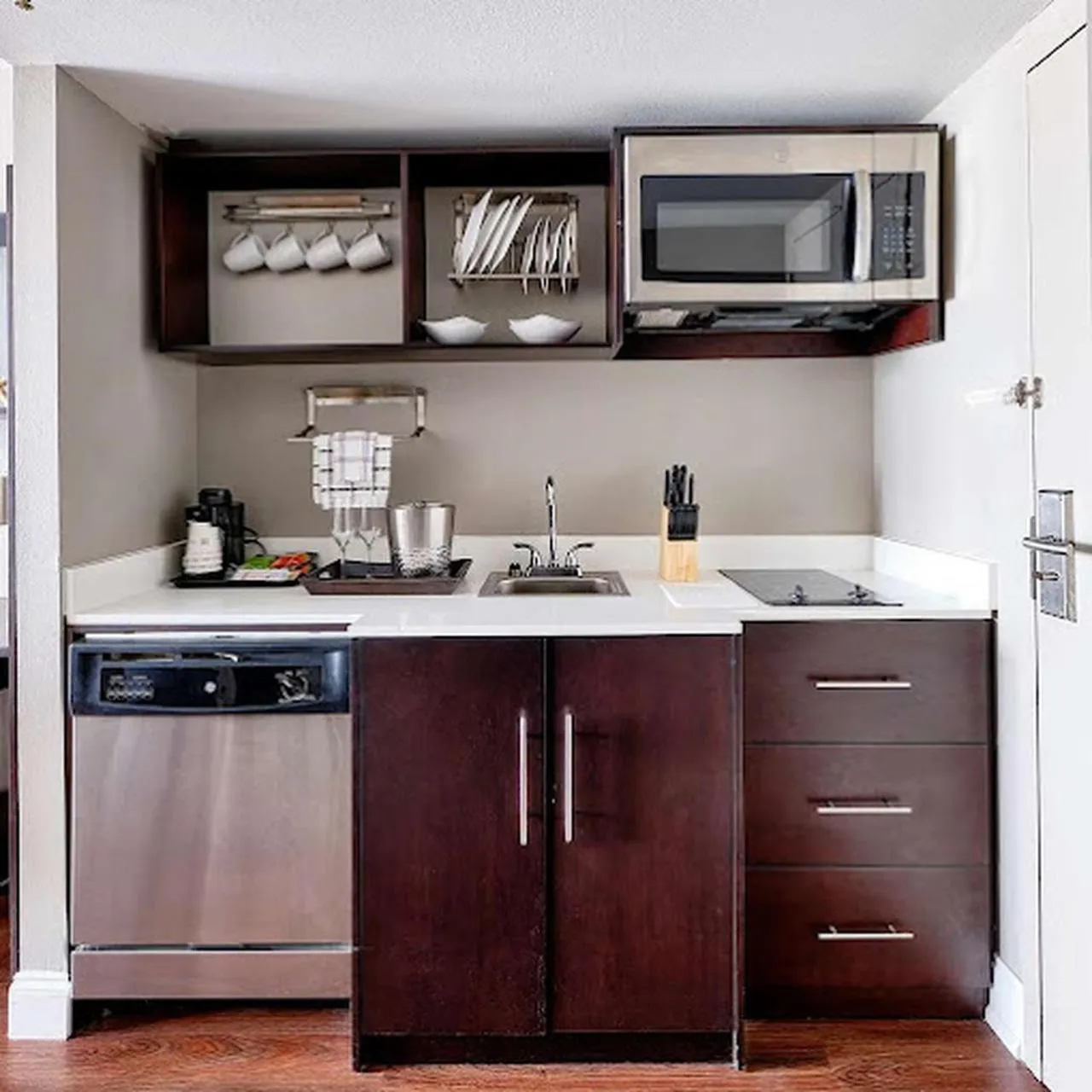 Kitchen or kitchenette in Best Western Plus Executive Residency Pottstown