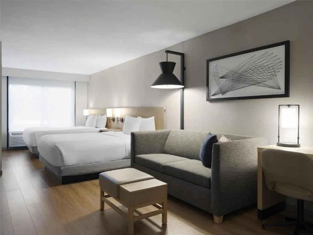 Property building, Bed in Hyatt Place Topeka