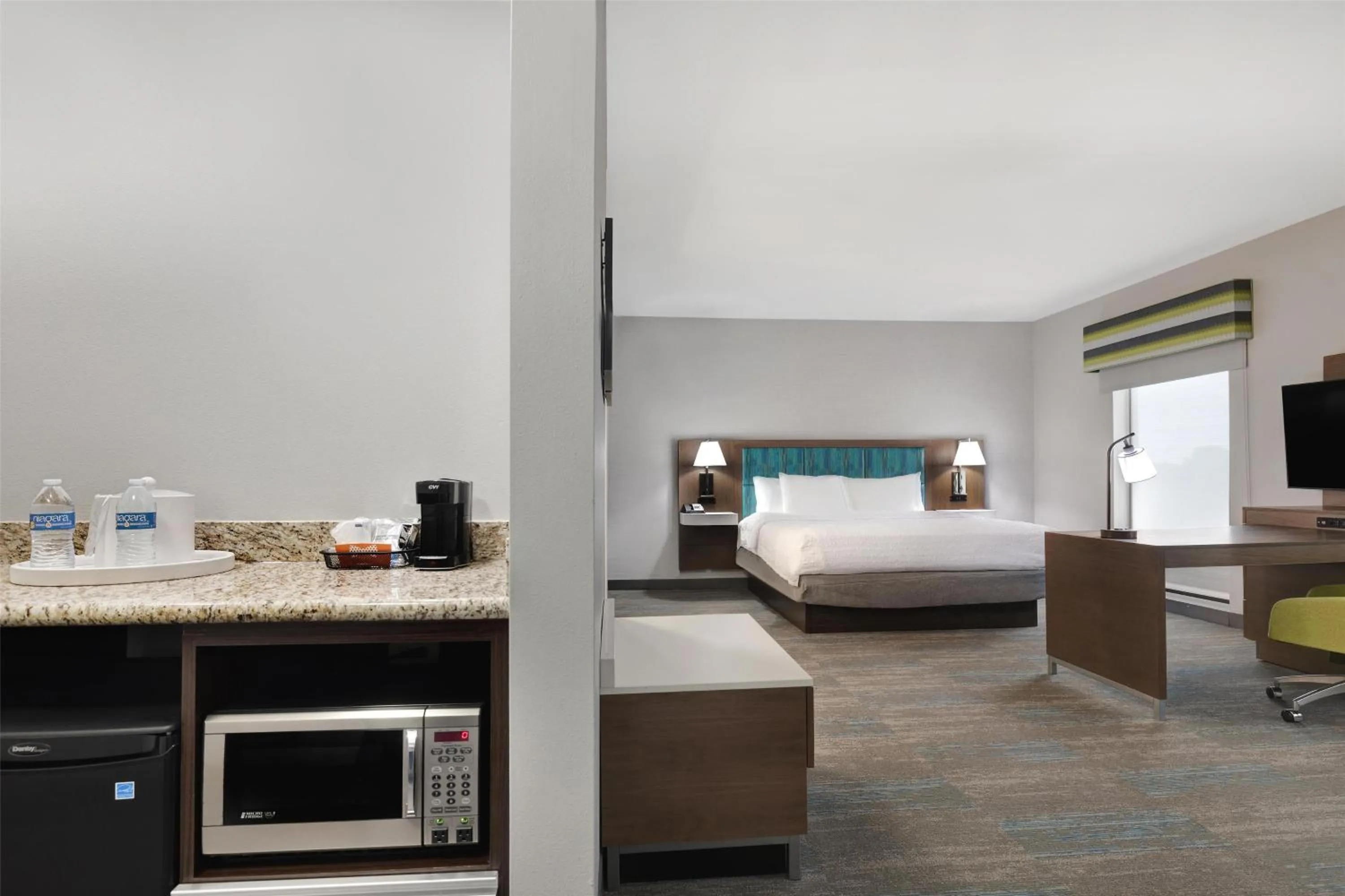 Bed in Hampton Inn & Suites Shreveport