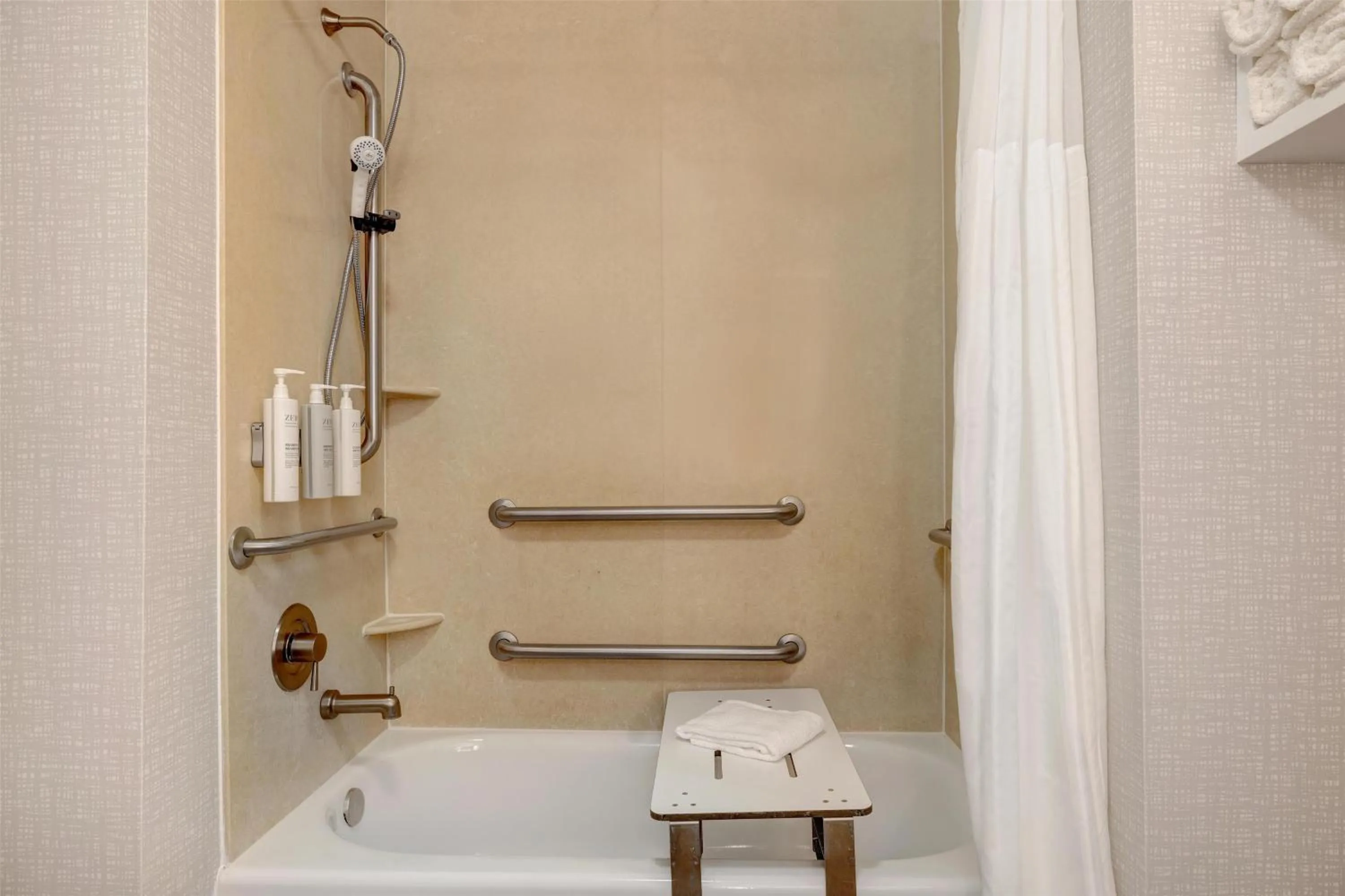 Bathroom in Hampton Inn & Suites Shreveport