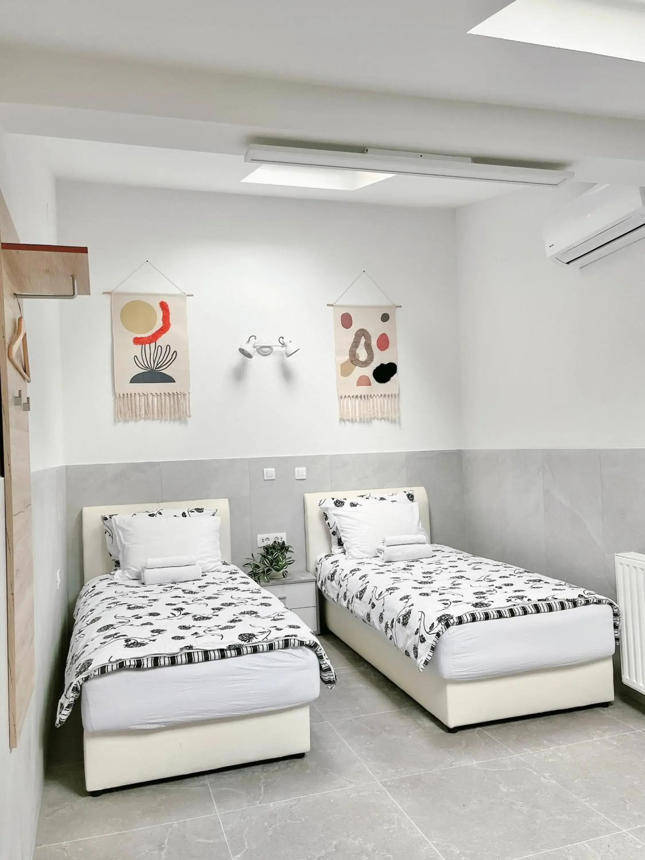 Twin Room with Shared Bathroom in Lina Rooms Hostel Twin Room with Shared Bathroom in Lina Rooms Hostel