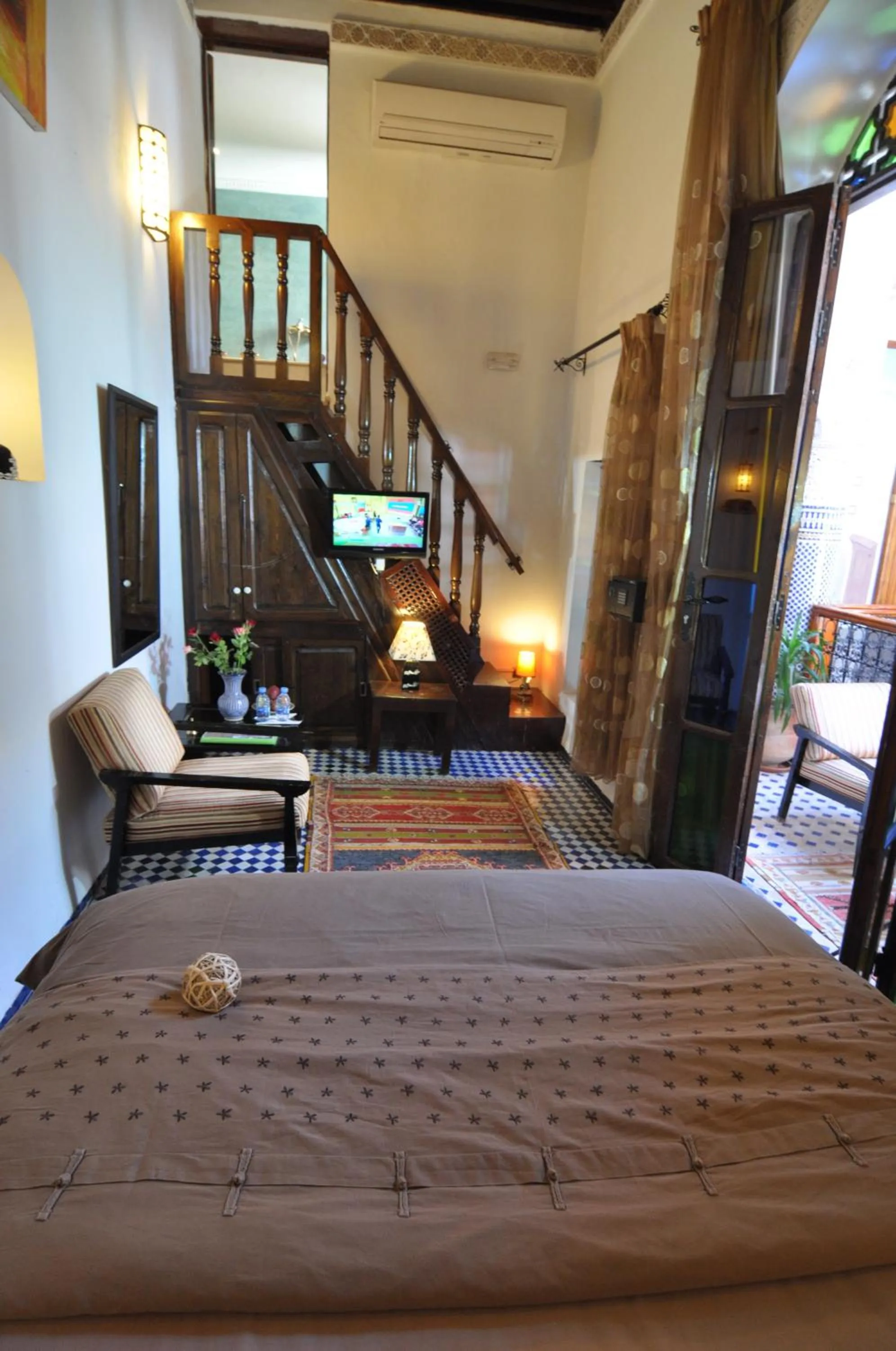 Photo of the whole room, Bed in Riad Adarissa