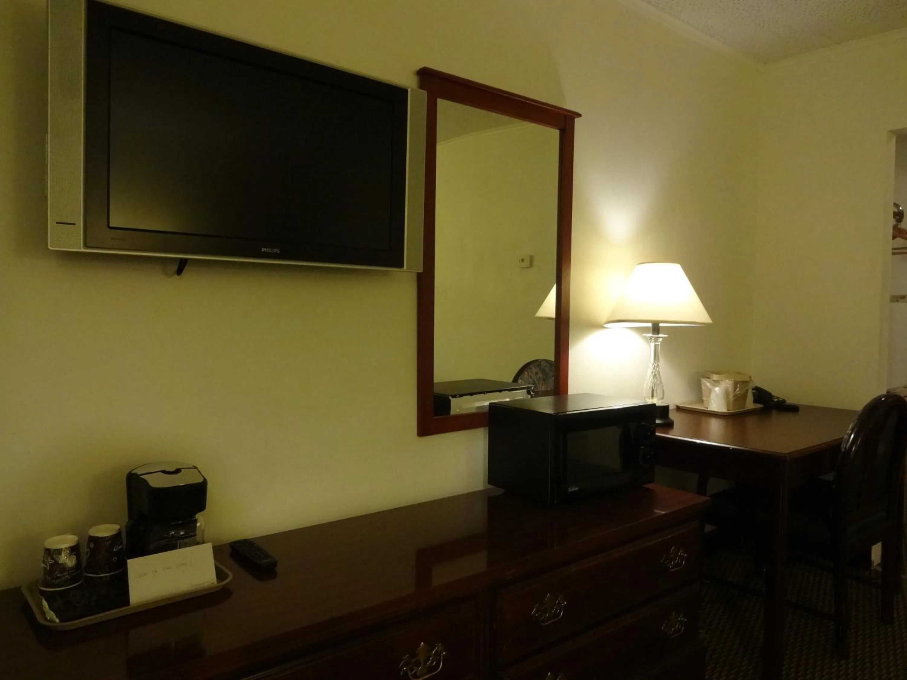 Mountain view in Gorham Motor Inn