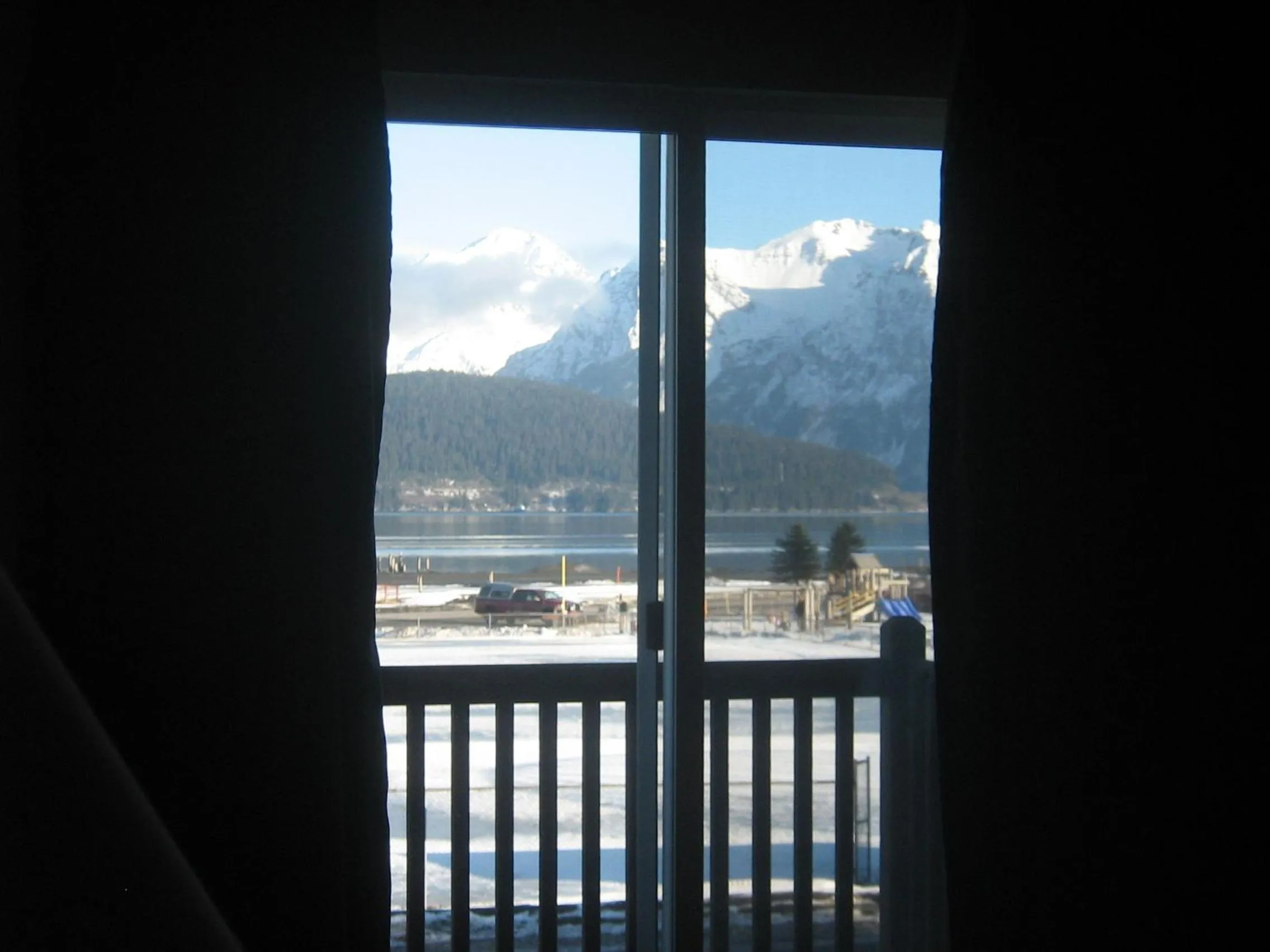 Facade/entrance in Murphy's Alaskan Inn