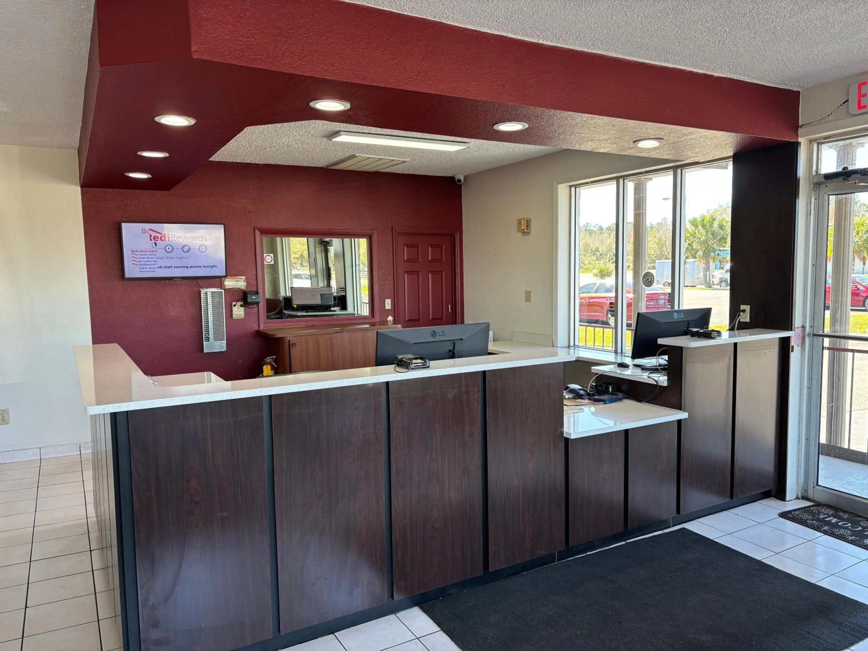Lobby or reception in Red Roof Inn Wildwood, FL - The Villages
