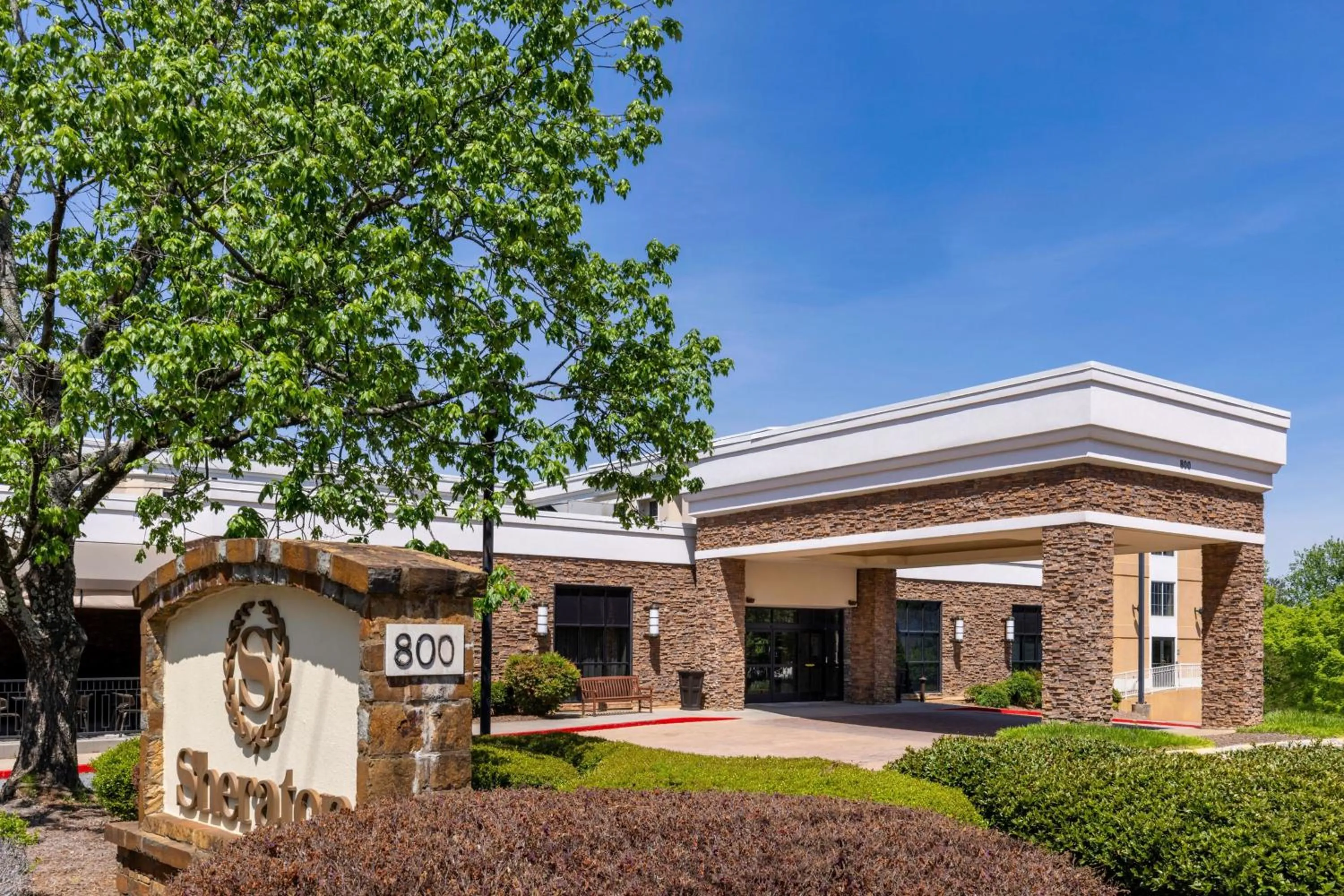 Property building in Sheraton Atlanta Perimeter North