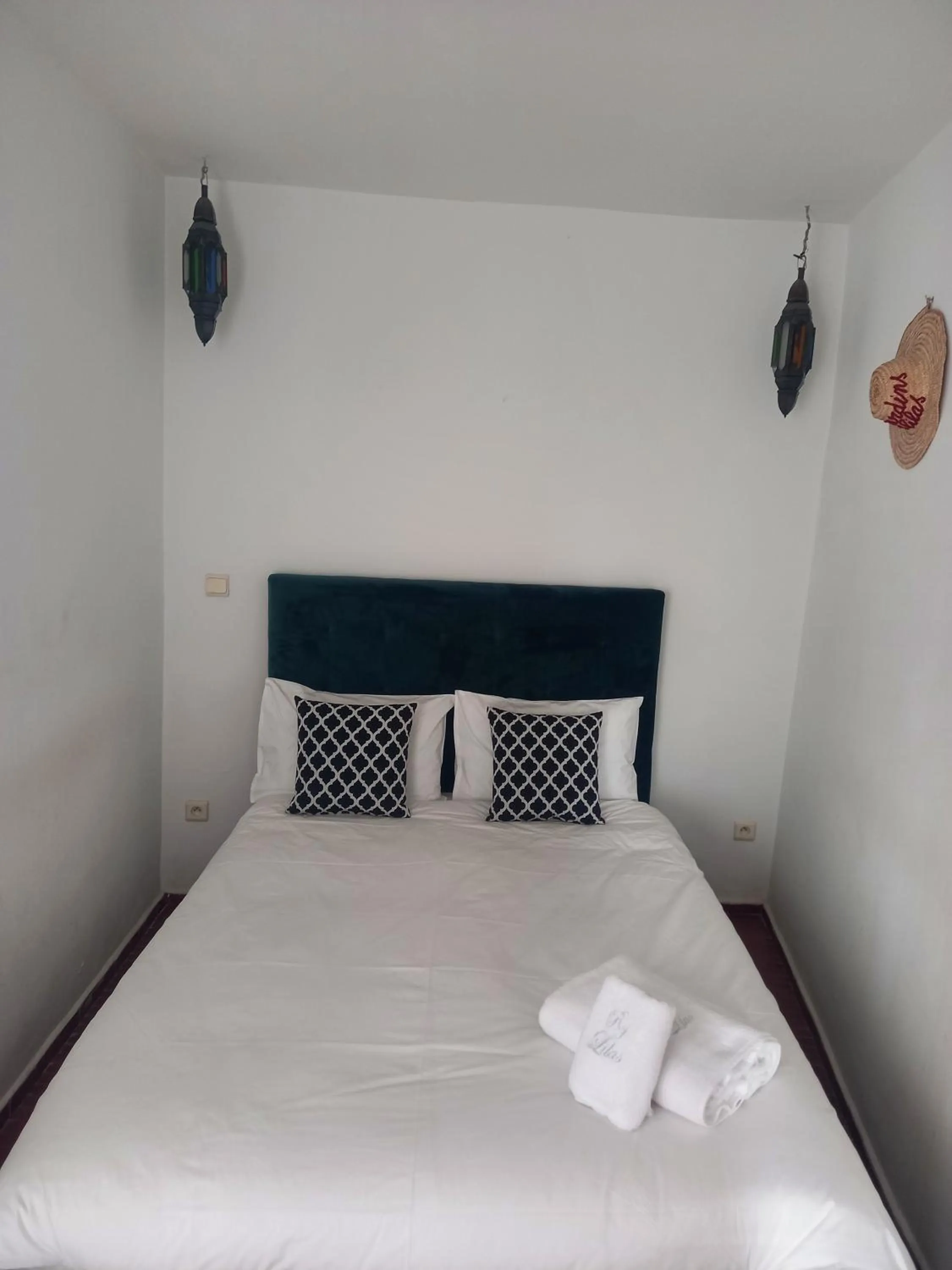 Bed in Riad Les Jardins des Lilas