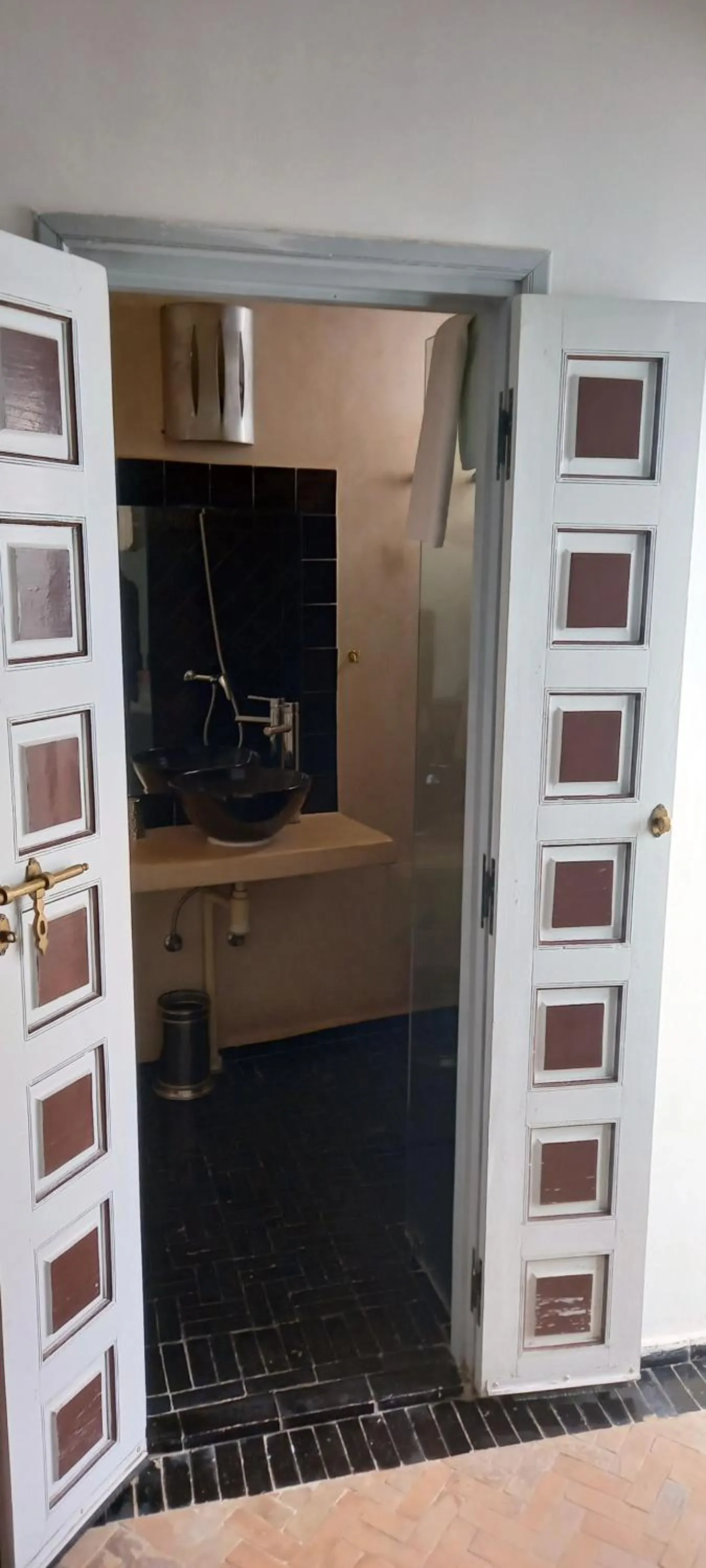 Toilet in Riad Les Jardins des Lilas