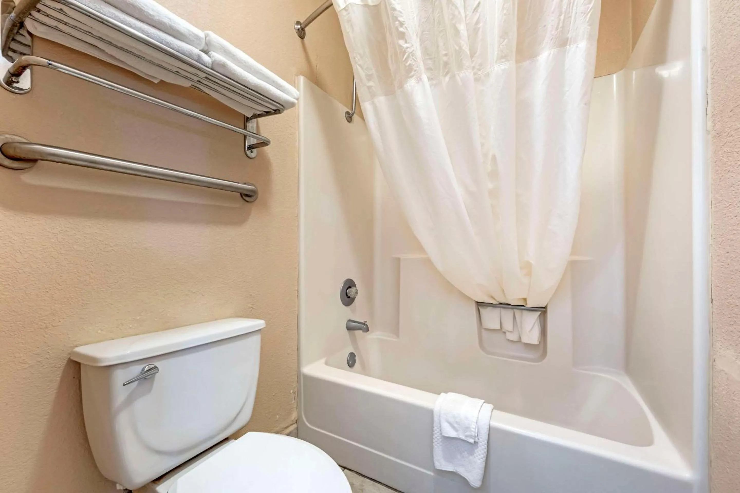 Bedroom in Quality Inn Amarillo West near Medical Center