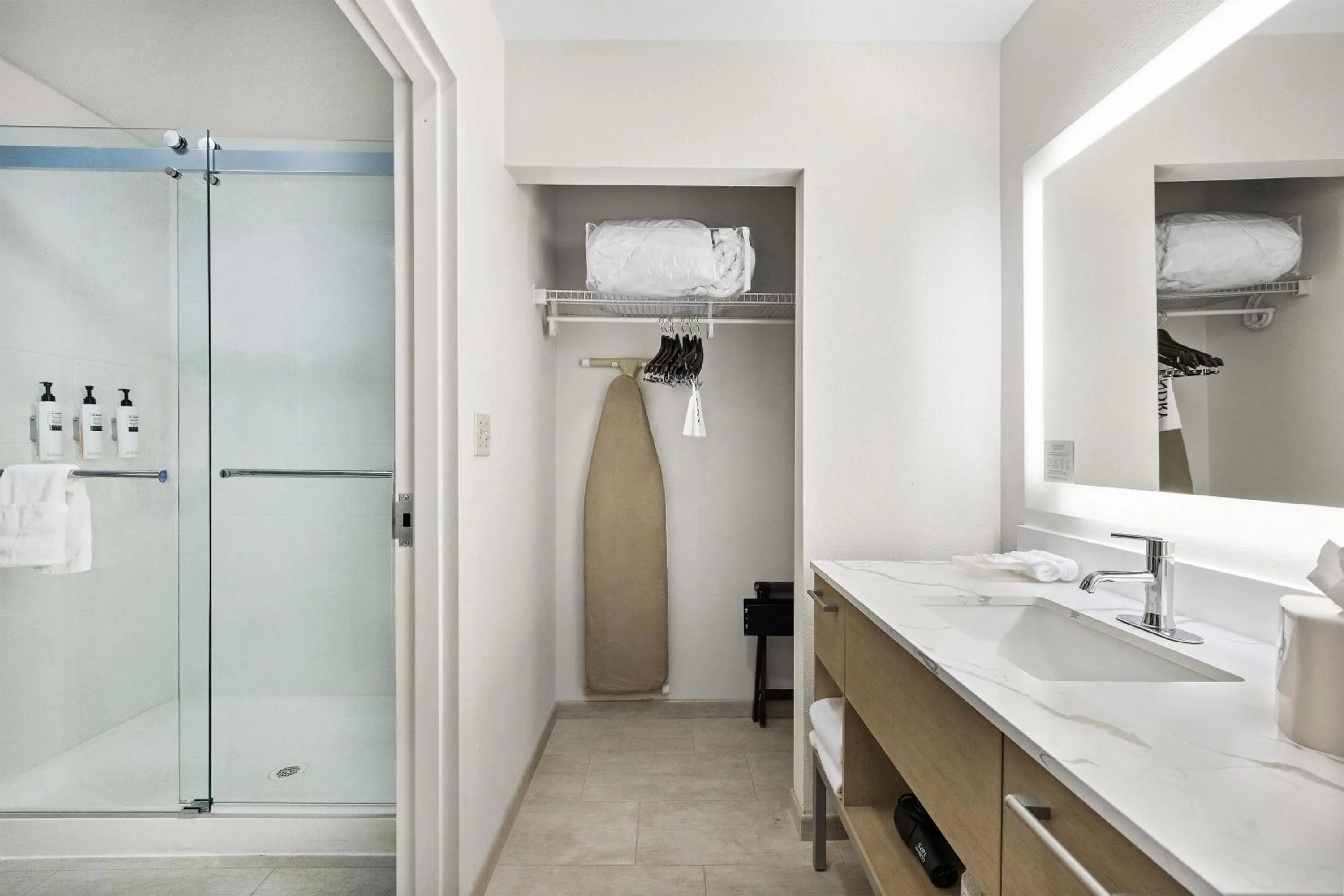 Bathroom in Homewood Suites Lancaster