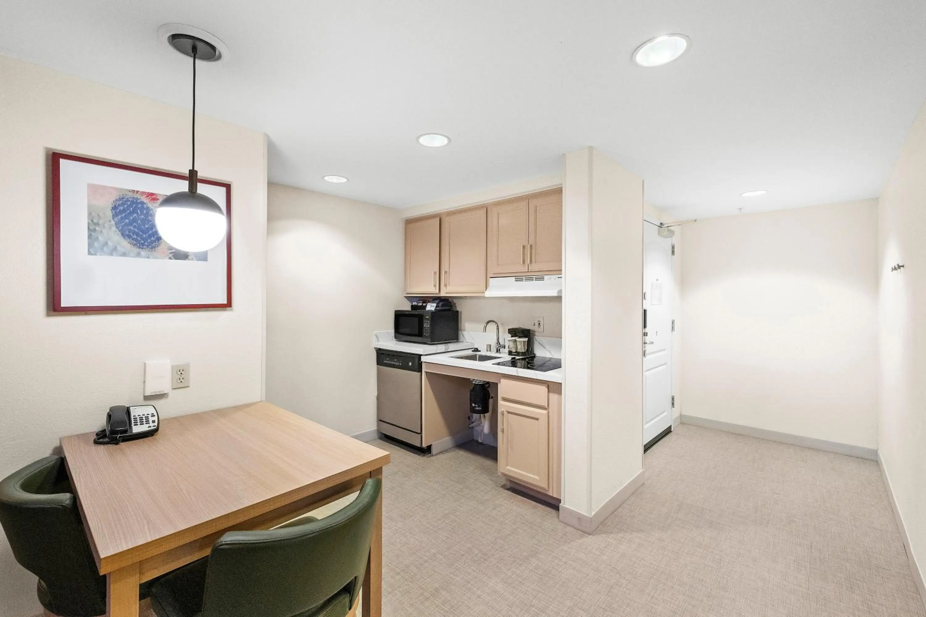 kitchen in Homewood Suites Lancaster