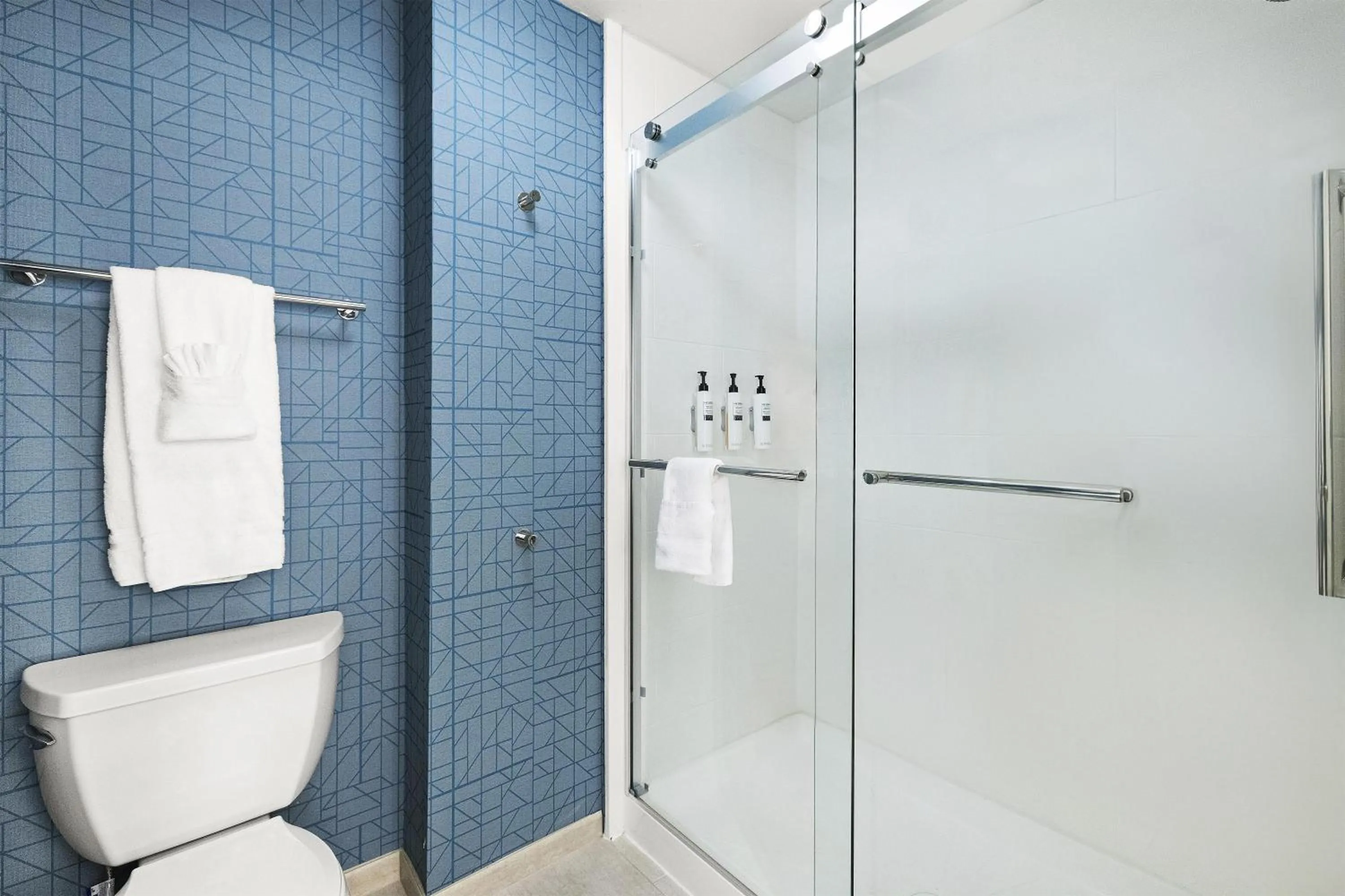 Bathroom in Homewood Suites Lancaster