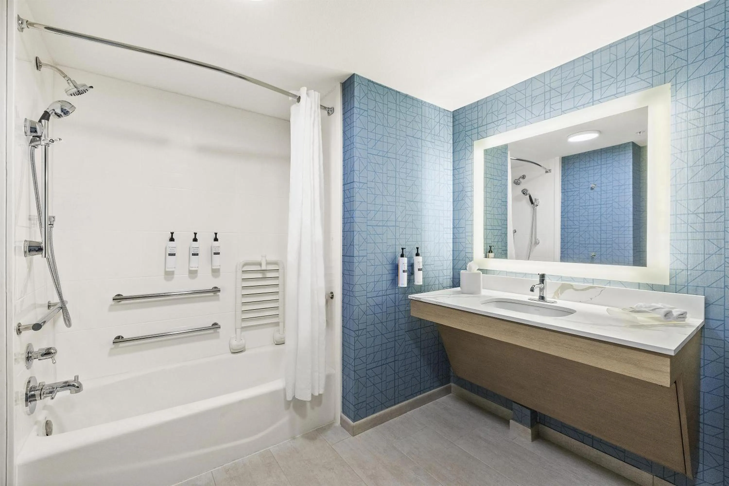 Bathroom in Homewood Suites Lancaster