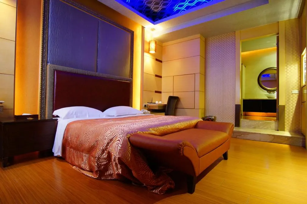 On site, Bed in Water City Motel