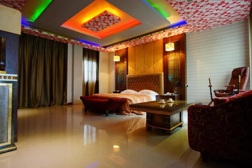 On site, Bed in Water City Motel