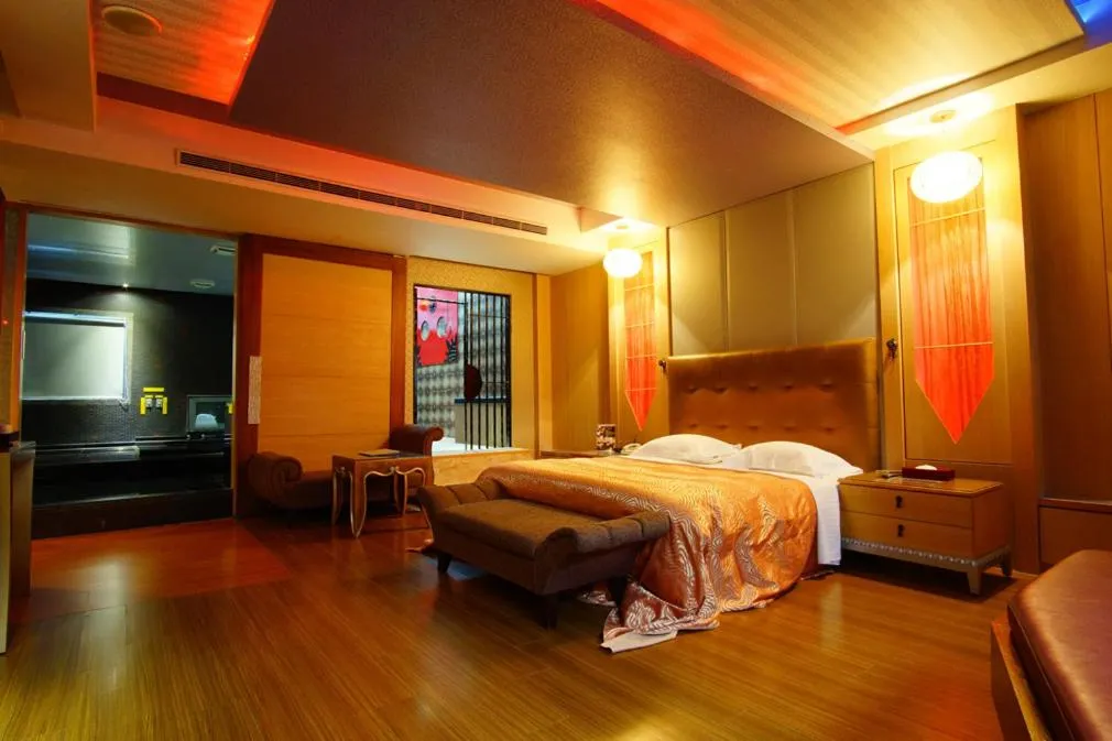 On site, Bed in Water City Motel