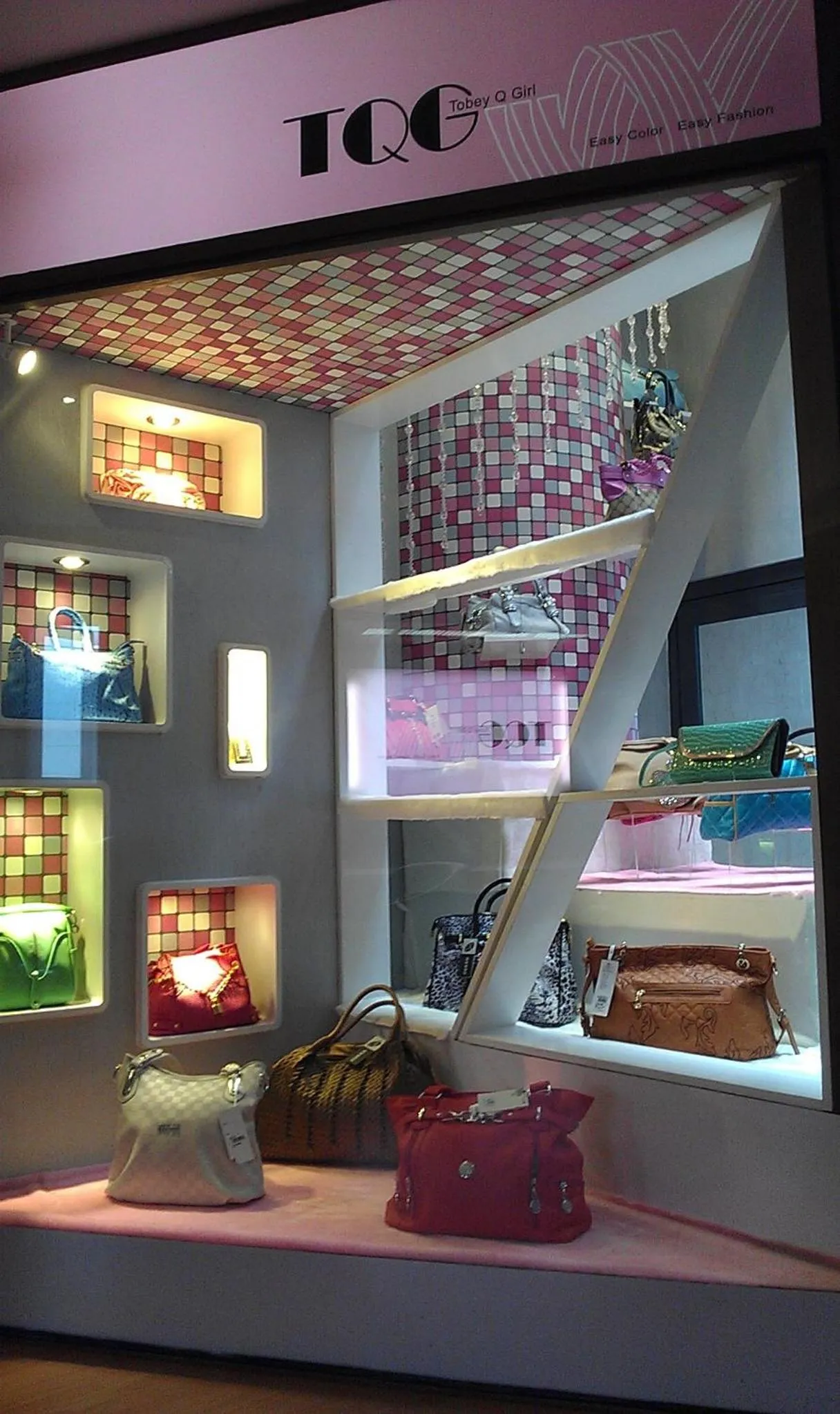 Bedroom in Water City Motel