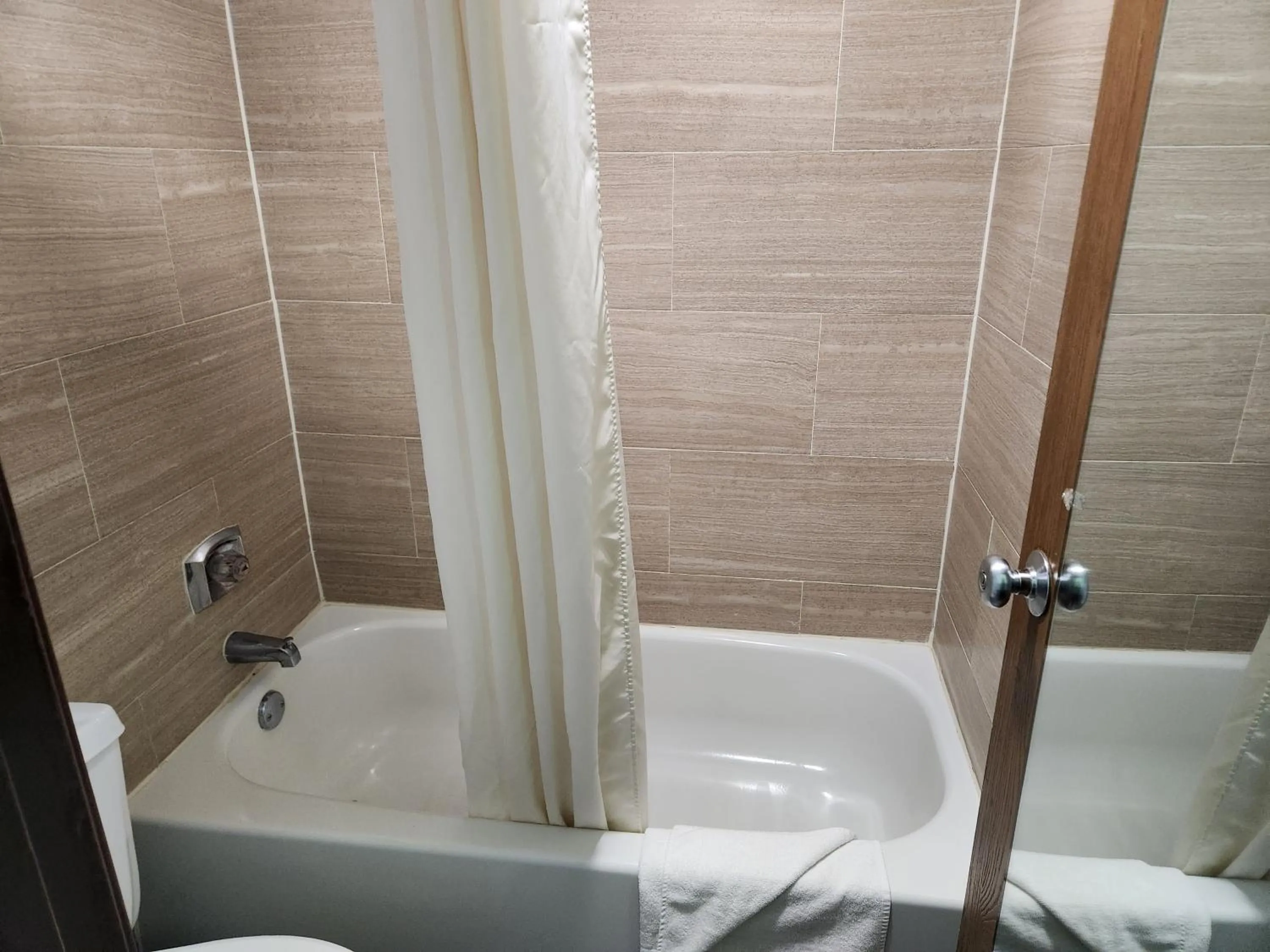 Stillwater Inn & Suites