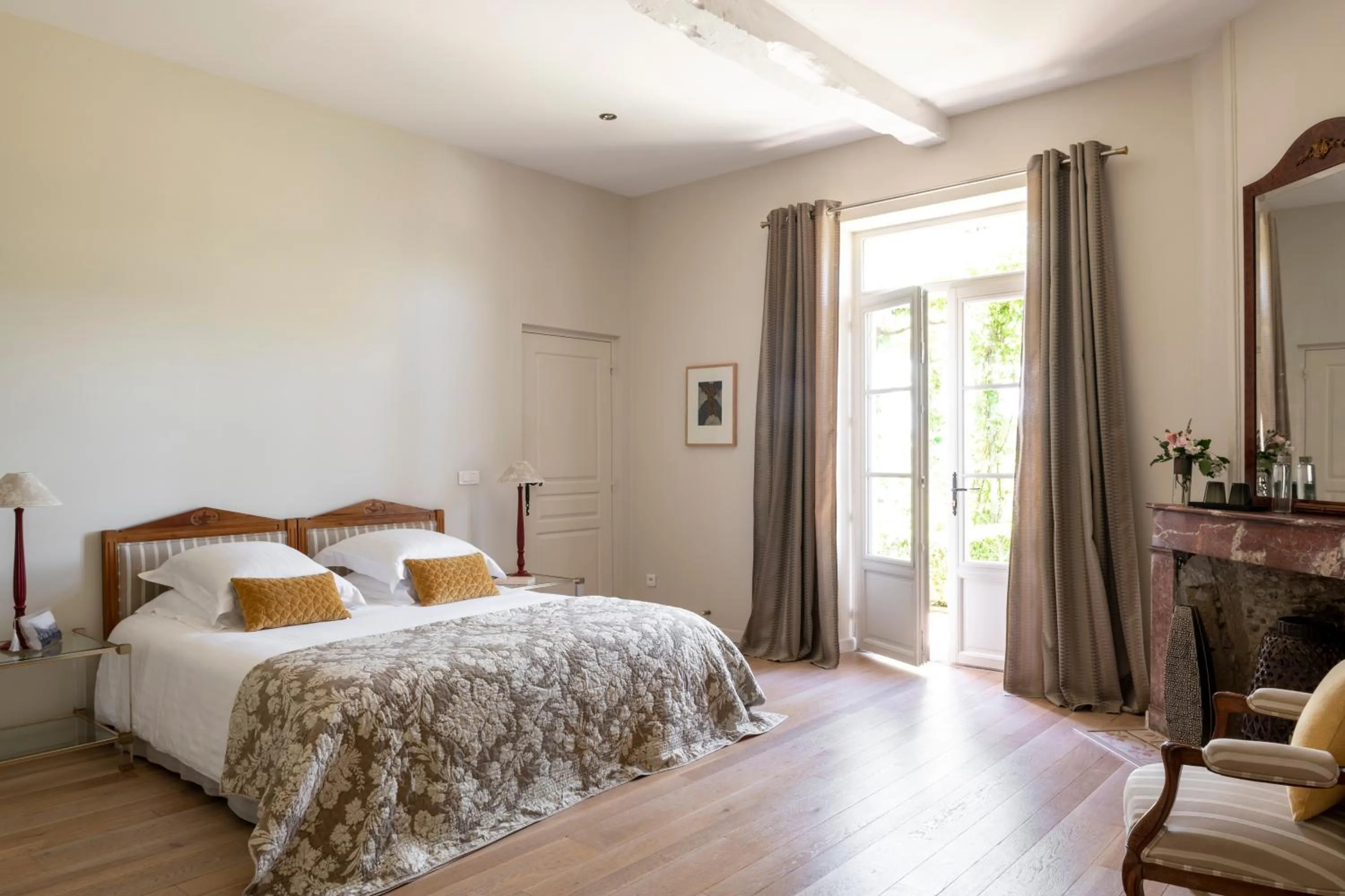 Photo of the whole room, Bed in Maison Le Sèpe - Vignoble Bio et Maison d'hôtes