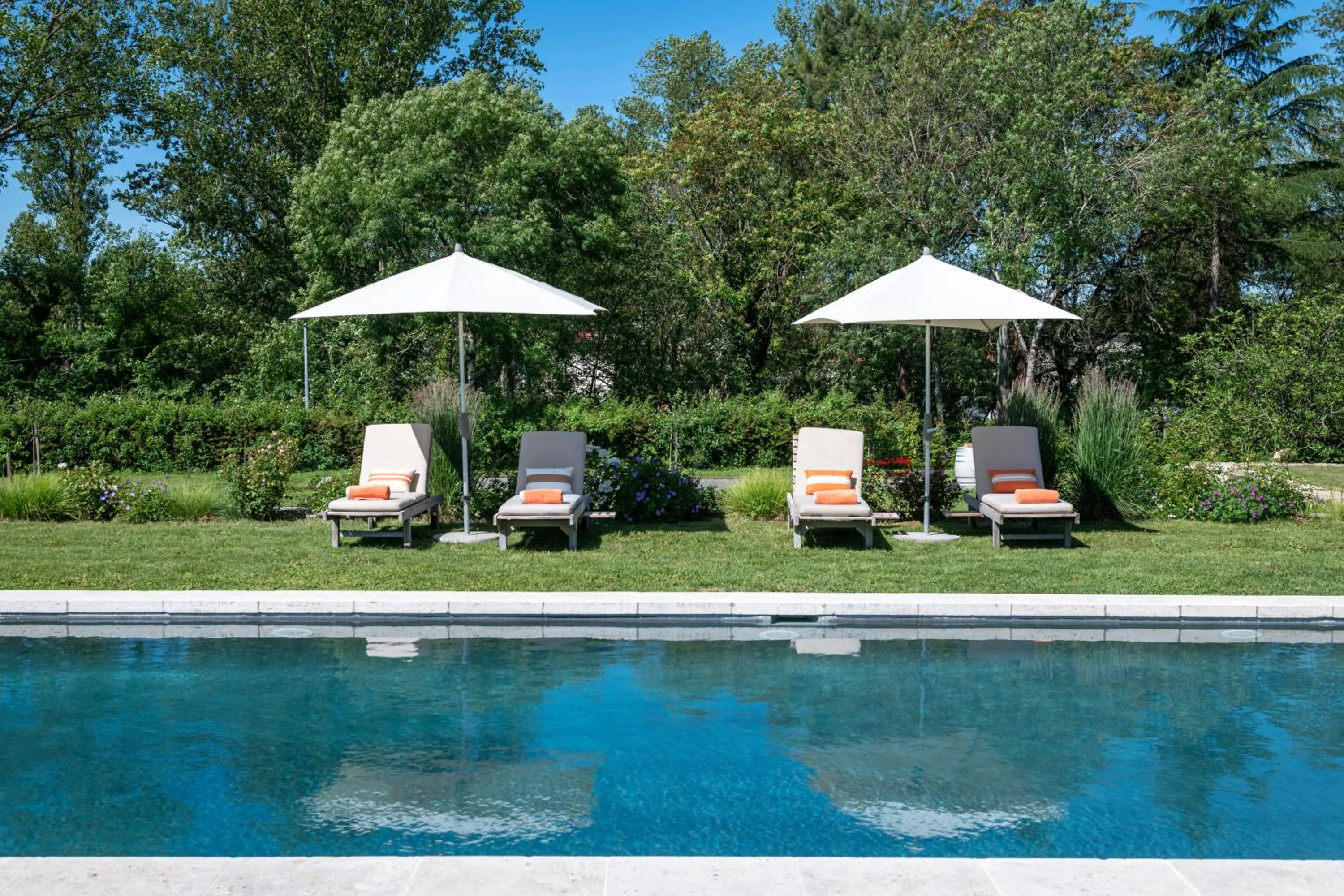 Swimming pool in Maison Le Sèpe - Vignoble Bio et Maison d'hôtes