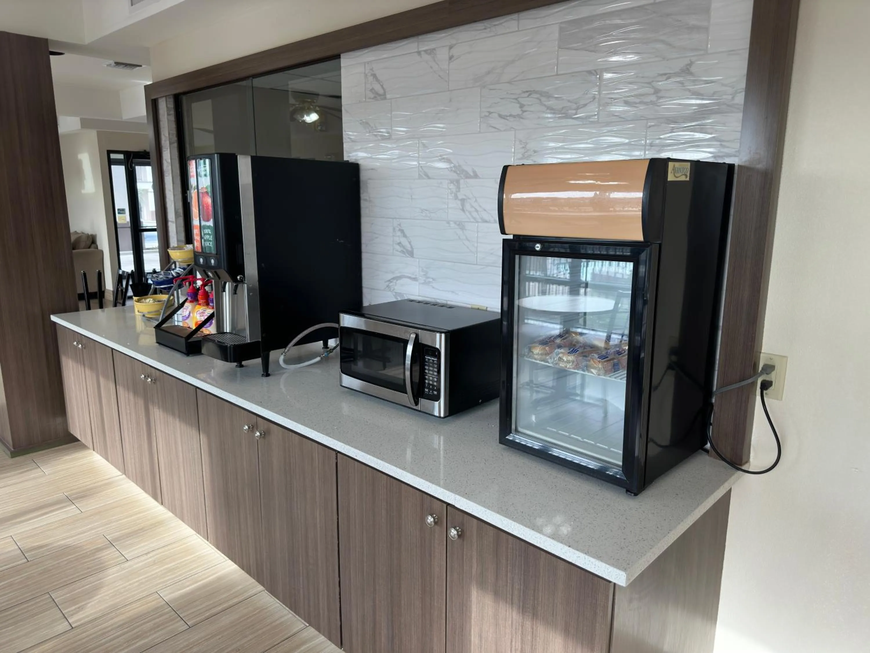 Breakfast in Days Inn & Suites by Wyndham Opelousas