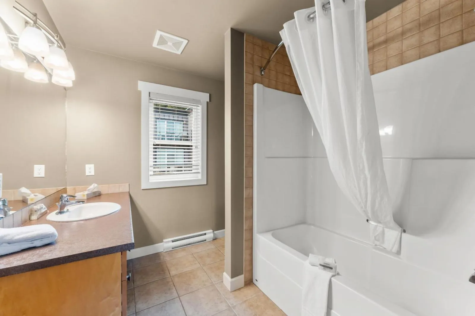 Sooke Harbour Resort & Marina