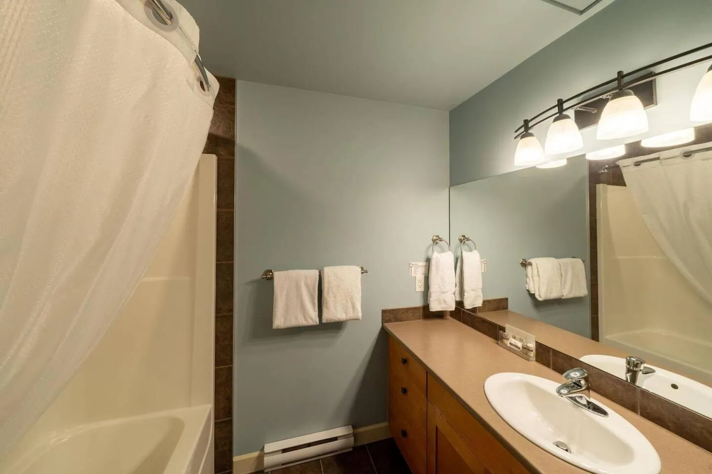 Sooke Harbour Resort & Marina