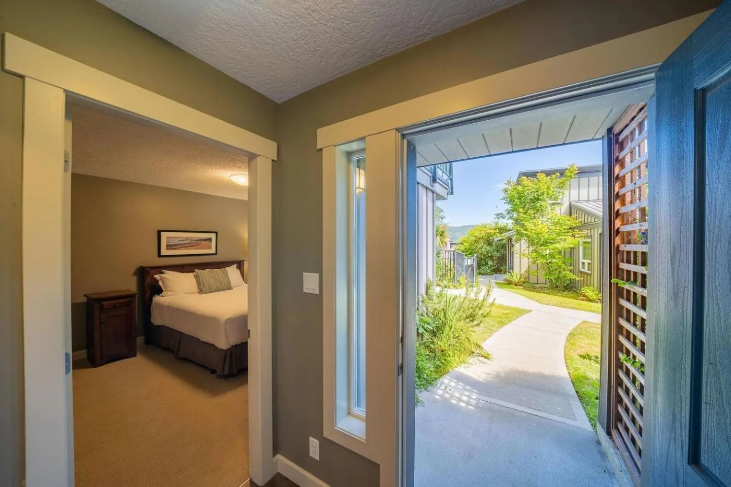 Bed in Sooke Harbour Resort & Marina