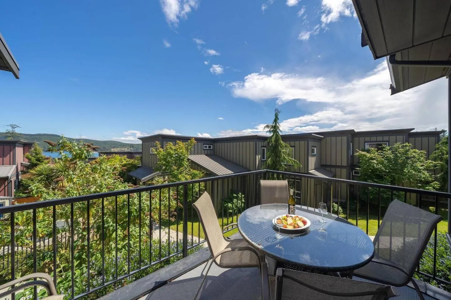 Sooke Harbour Resort & Marina