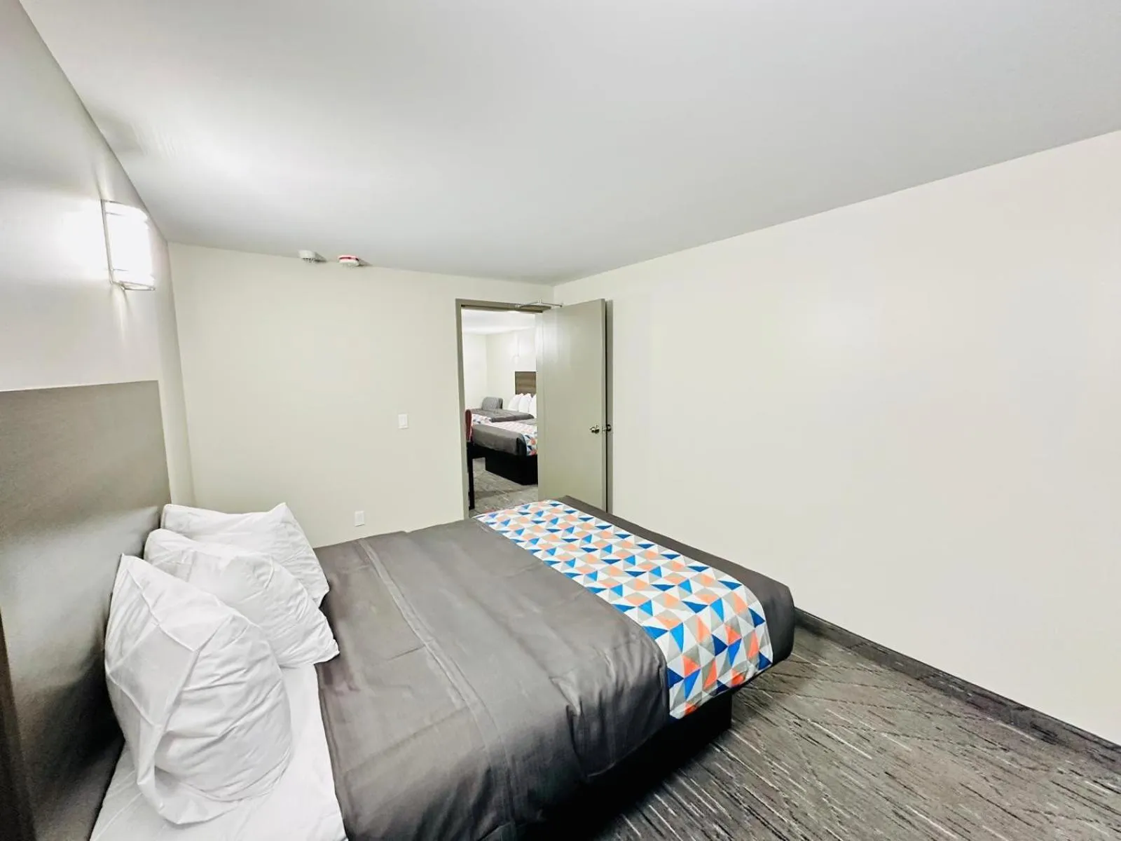 Photo of the whole room, Bed in Northland Motel