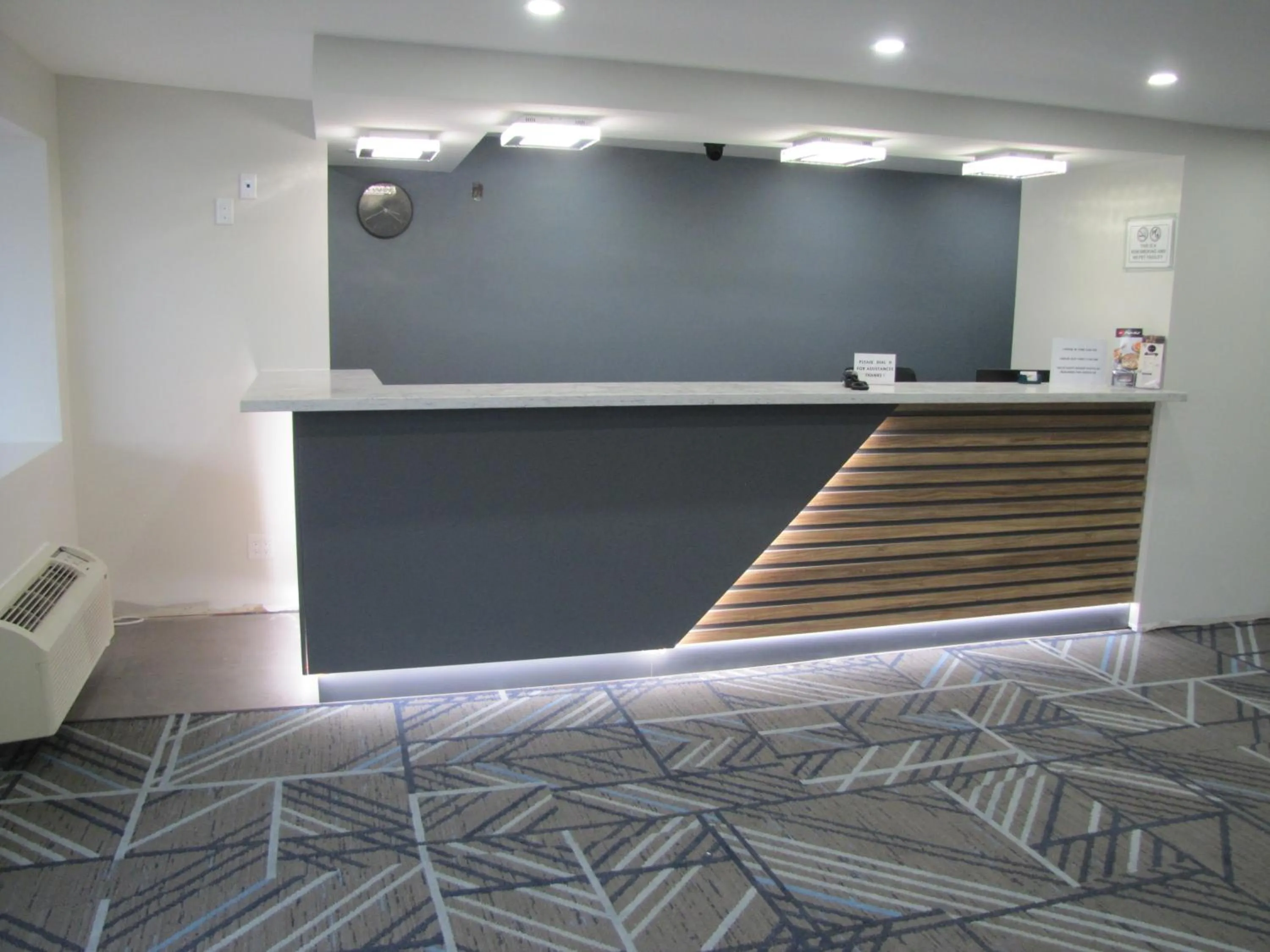 Lobby or reception in Northland Motel