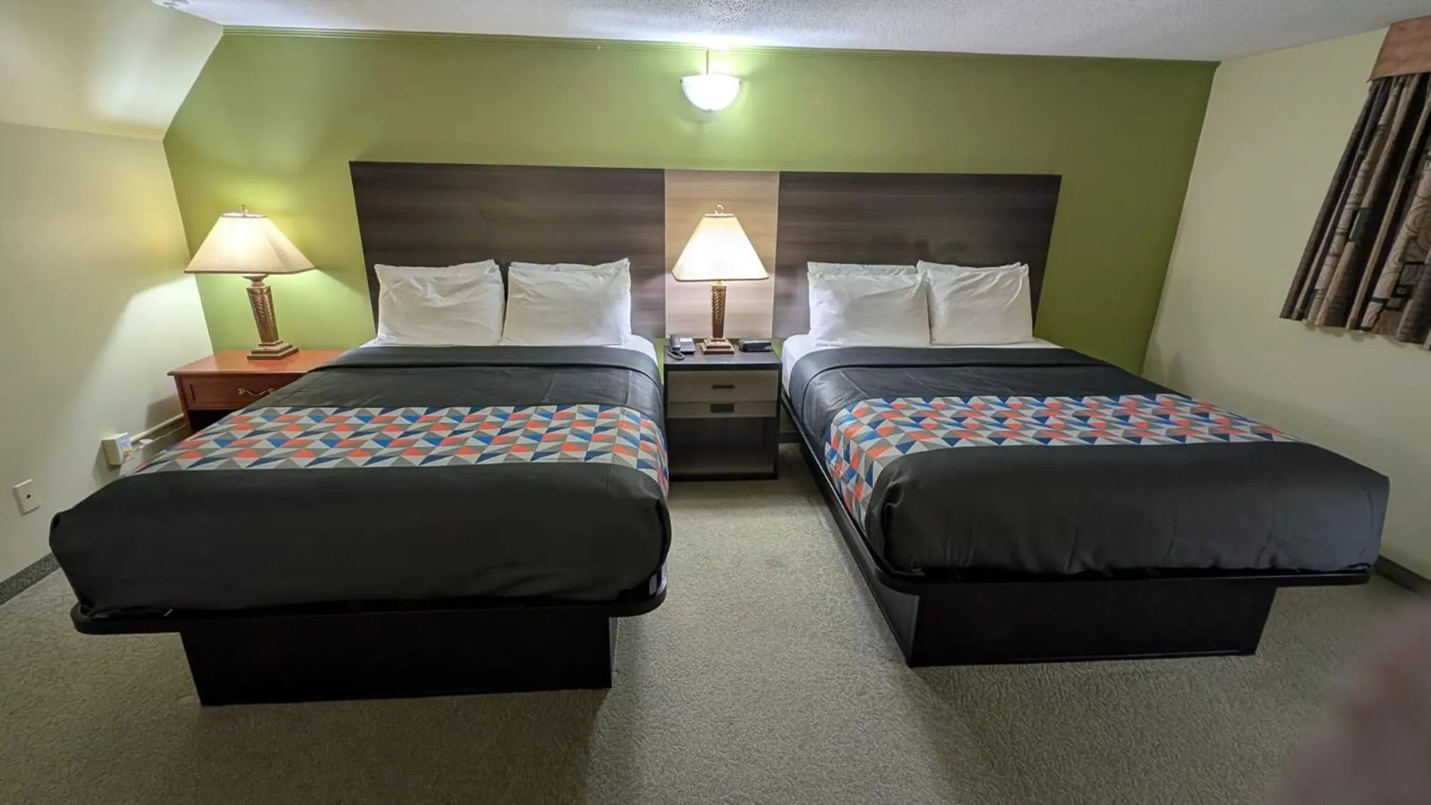 Bedroom, Bed in Northland Motel