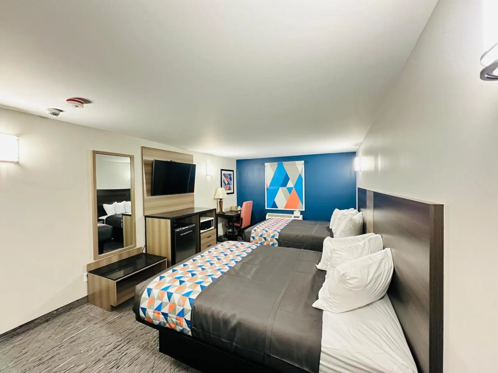 Photo of the whole room, Bed in Northland Motel