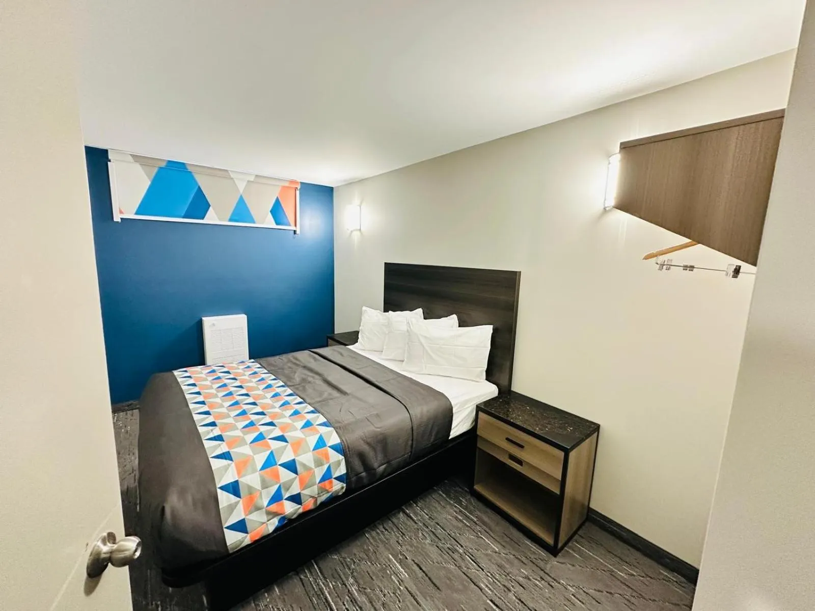 Photo of the whole room, Bed in Northland Motel