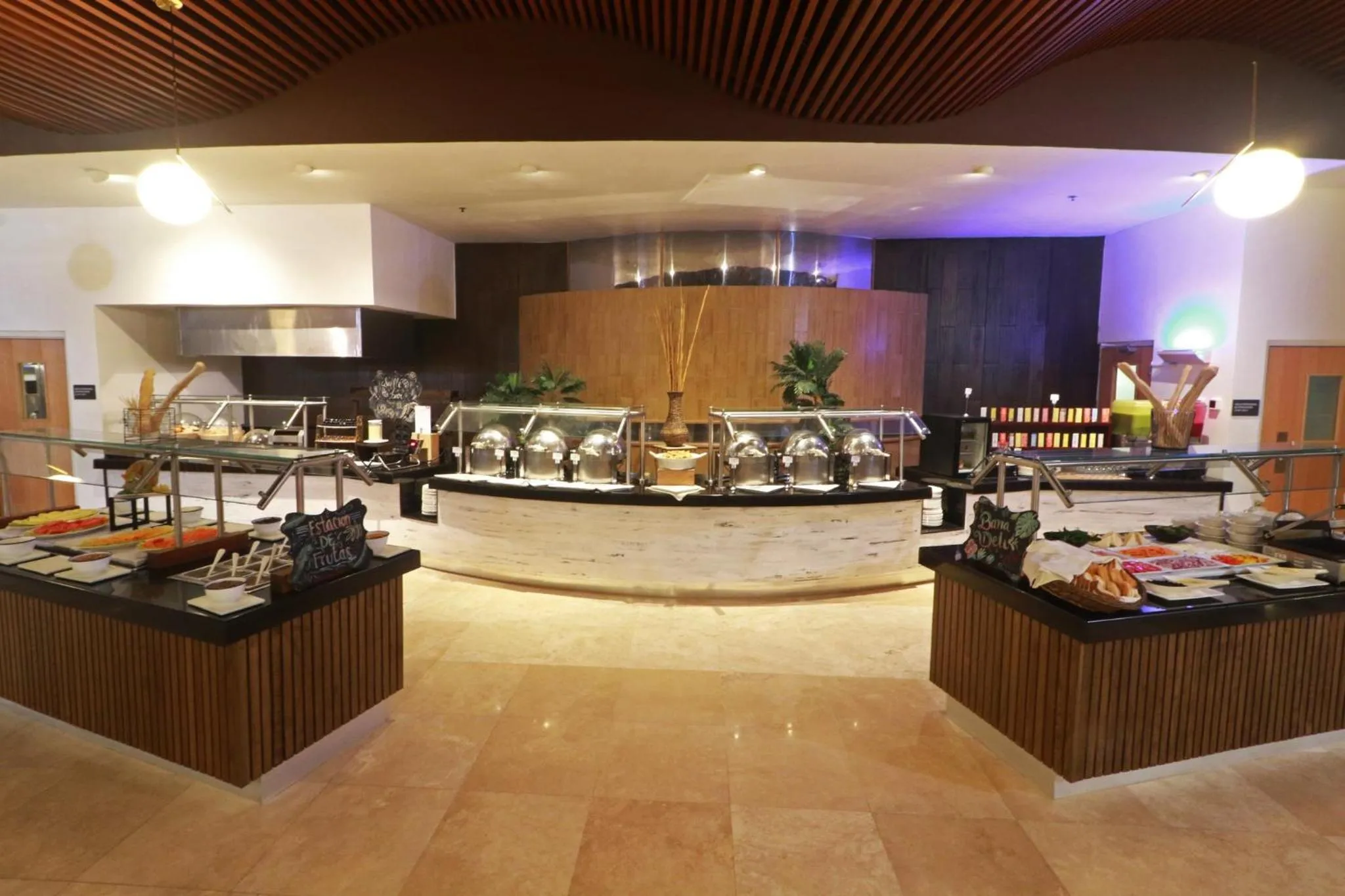 Breakfast in Holiday Inn Tuxpan - Convention Center by IHG