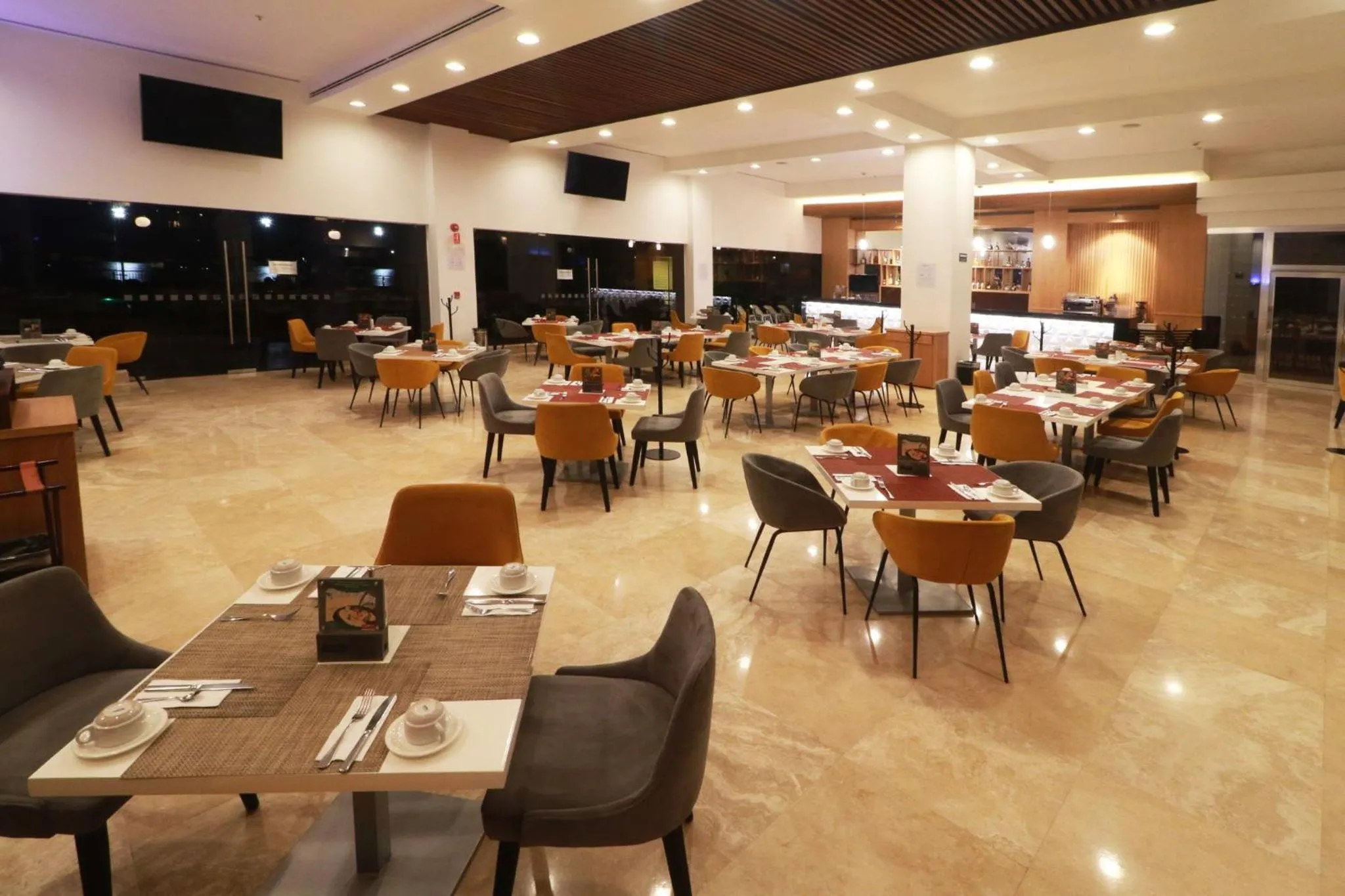 Restaurant/places to eat in Holiday Inn Tuxpan - Convention Center by IHG