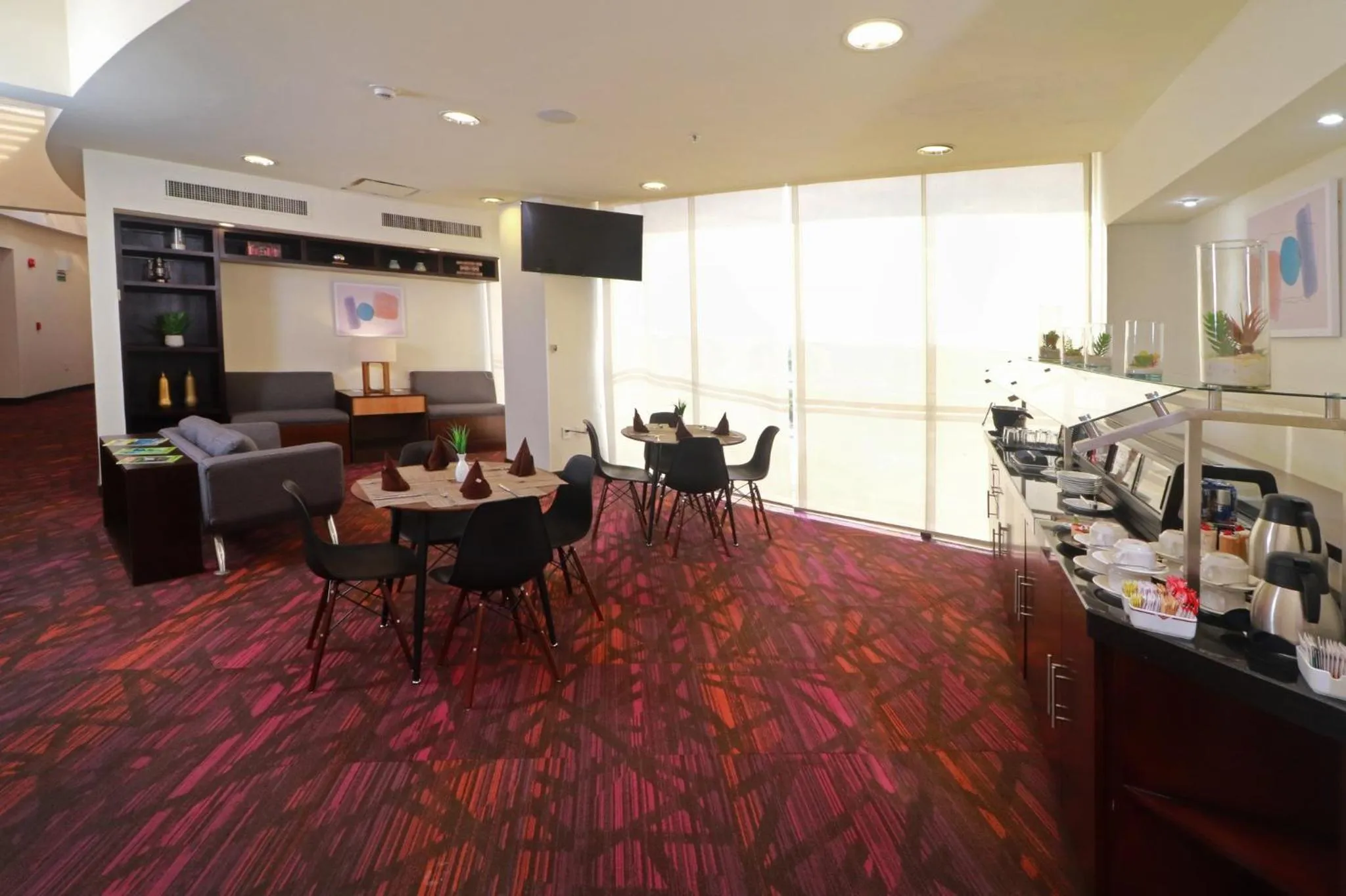 Photo of the whole room in Holiday Inn Tuxpan - Convention Center by IHG