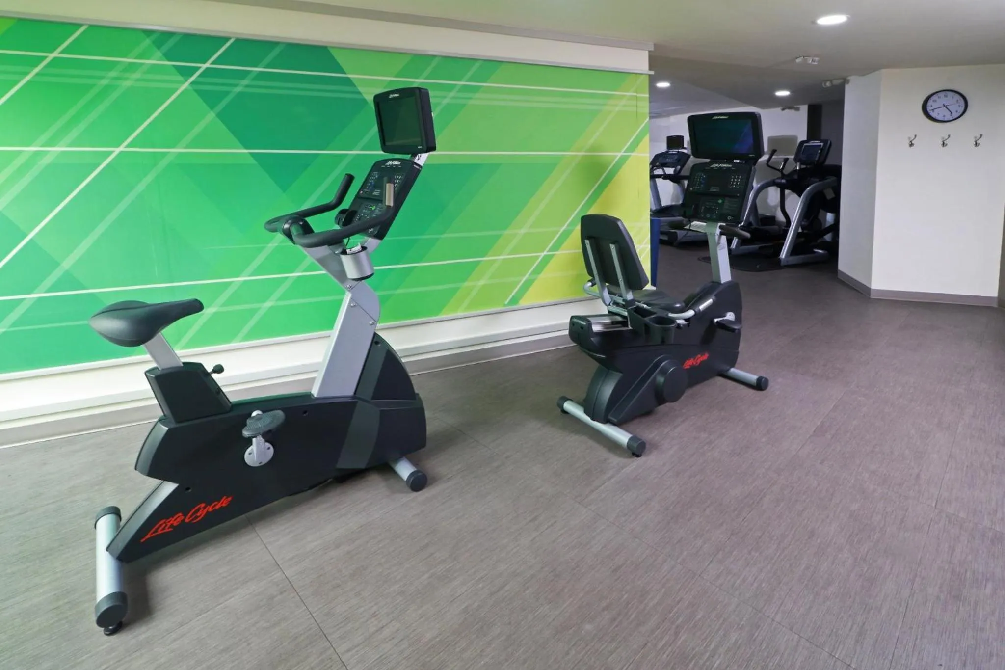 Fitness centre/facilities in Holiday Inn Tuxpan - Convention Center by IHG