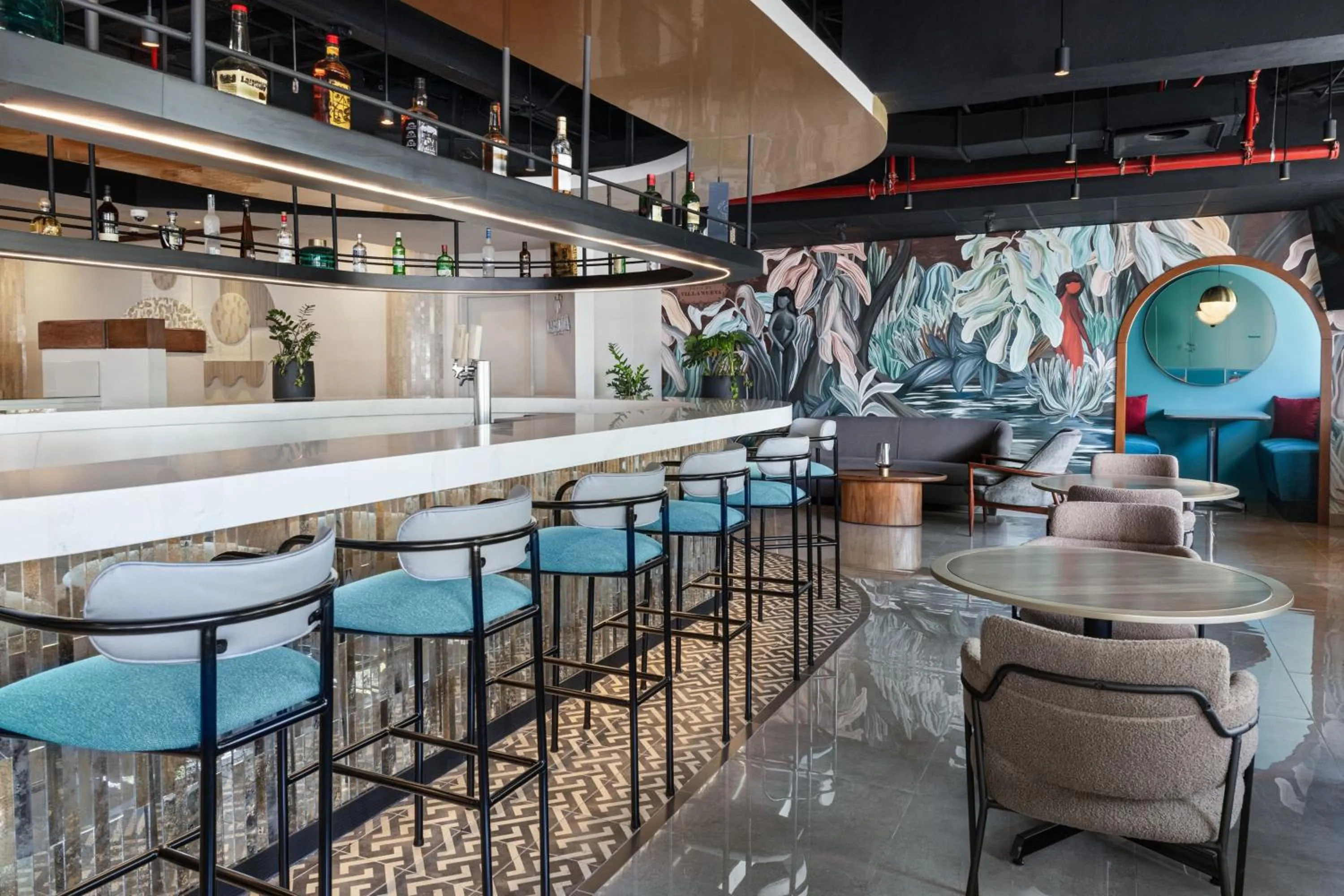 Lounge or bar in Delta Hotels by Marriott San Jose Aurola