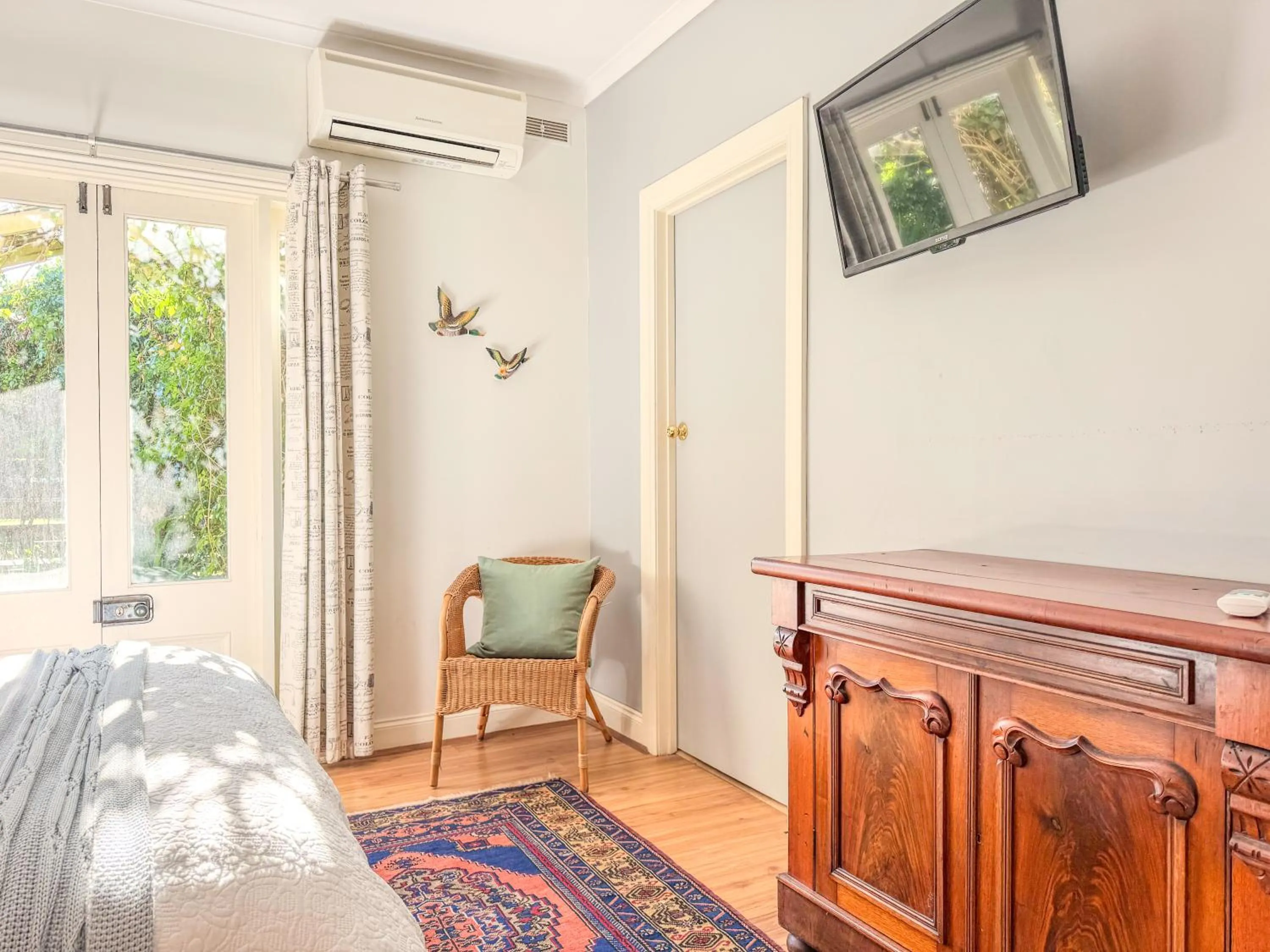 Bed in Clonmara Country House and Cottages