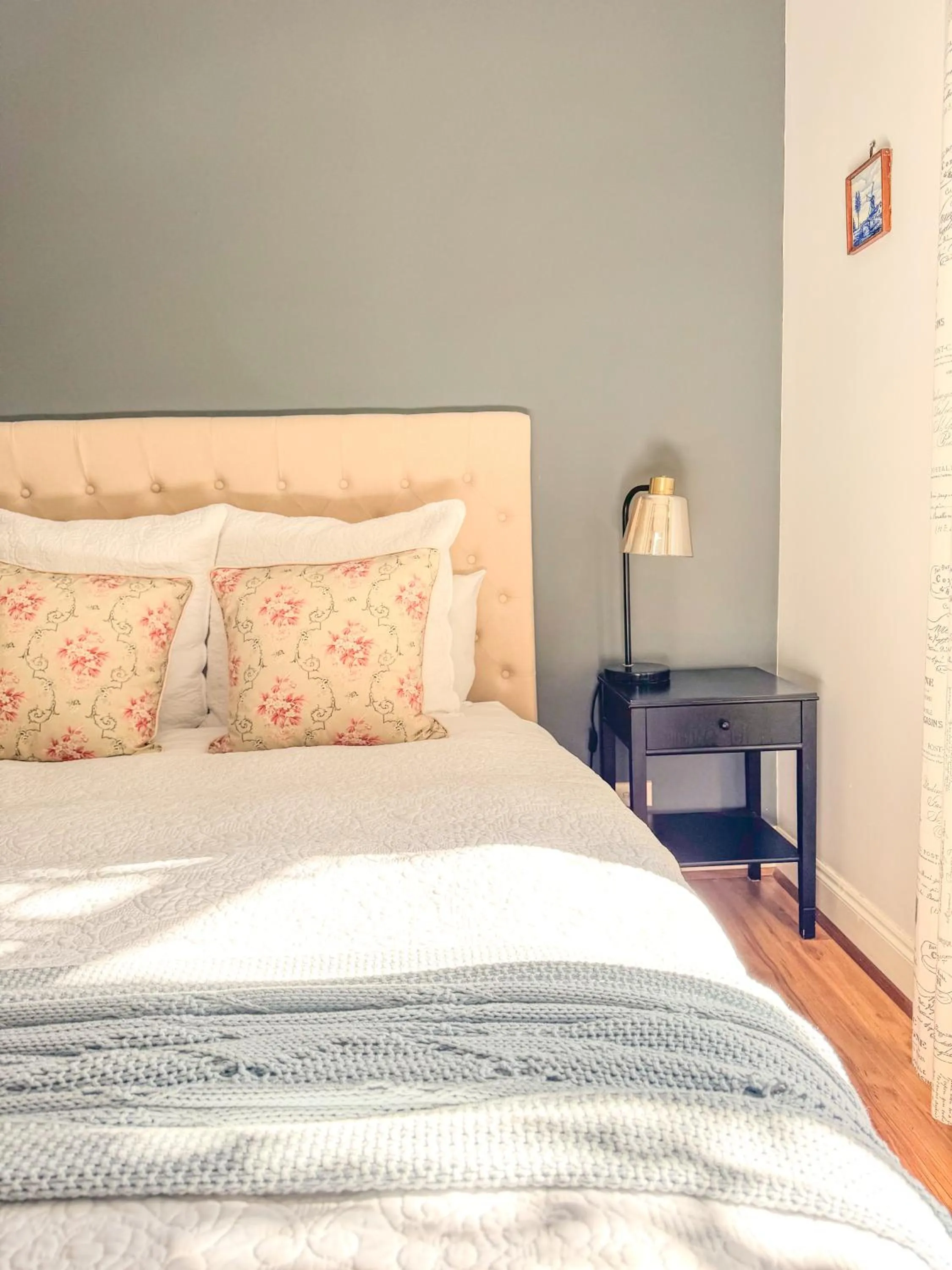 Bed in Clonmara Country House and Cottages