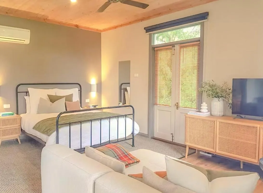 Bed in Clonmara Country House and Cottages