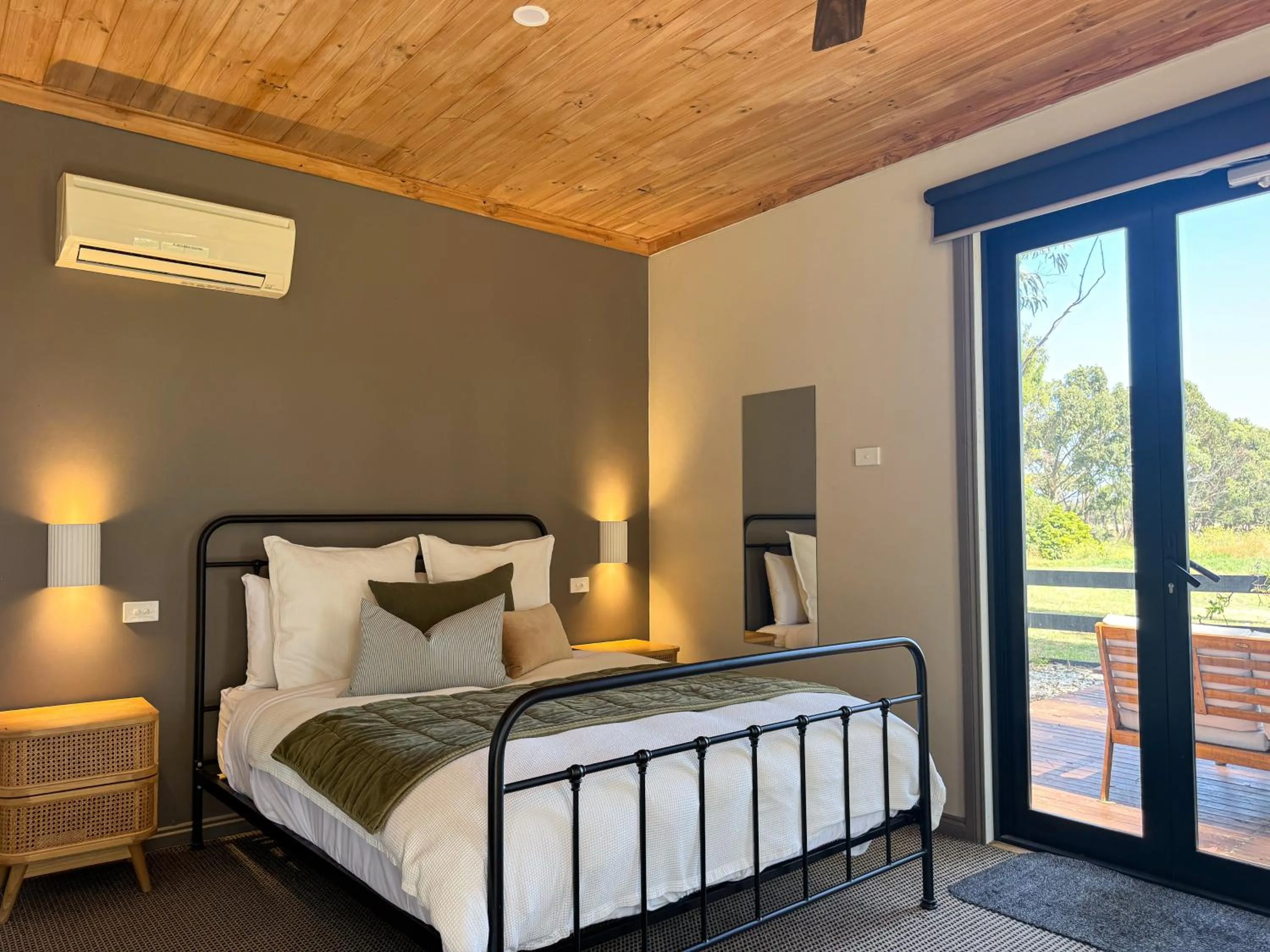 Bed in Clonmara Country House and Cottages