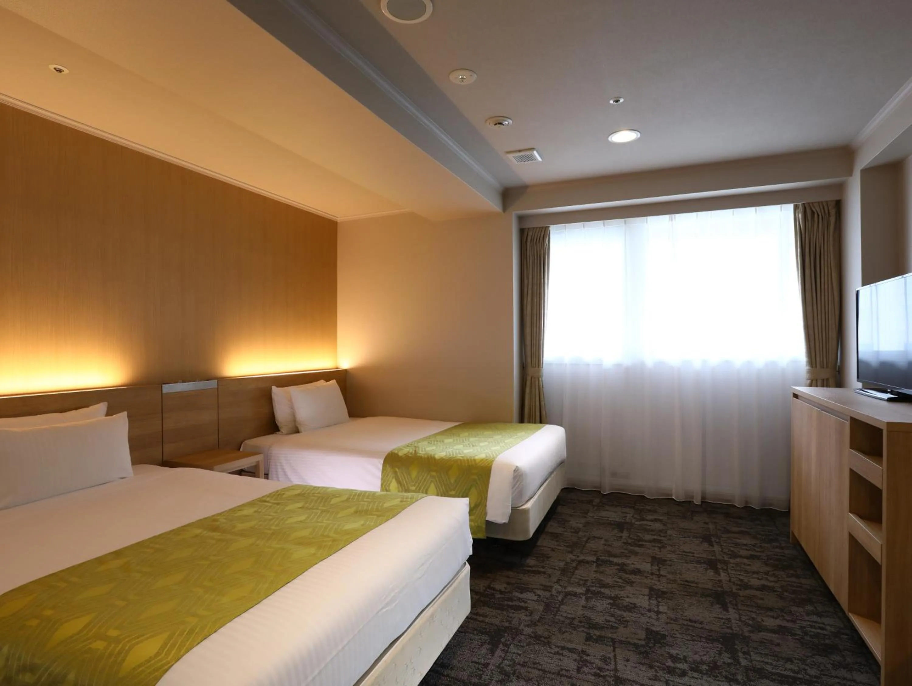 Photo of the whole room, Bed in Hotel Hokke Club Kyoto