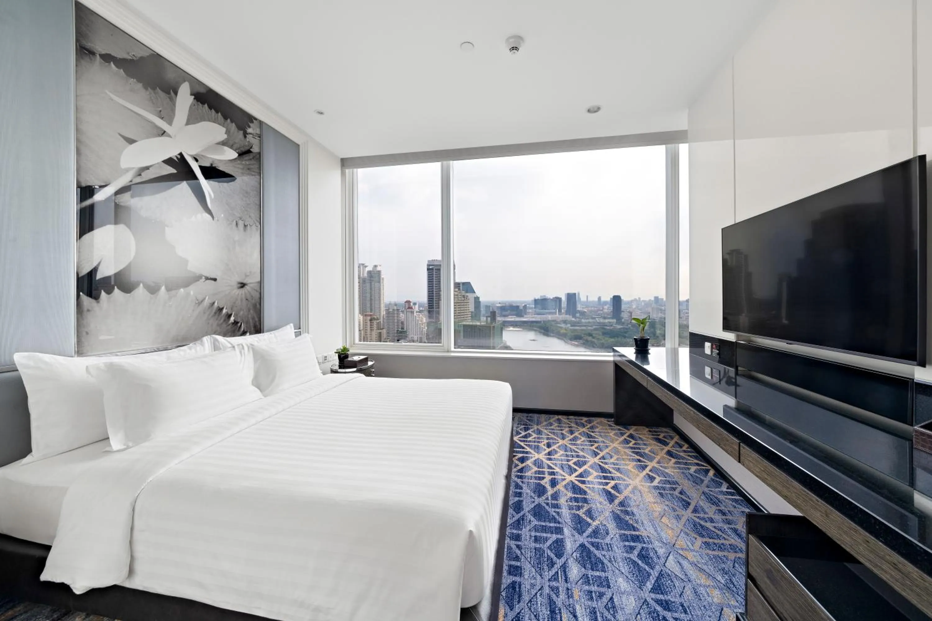 Quadruple Room in Grande Centre Point Hotel Terminal21